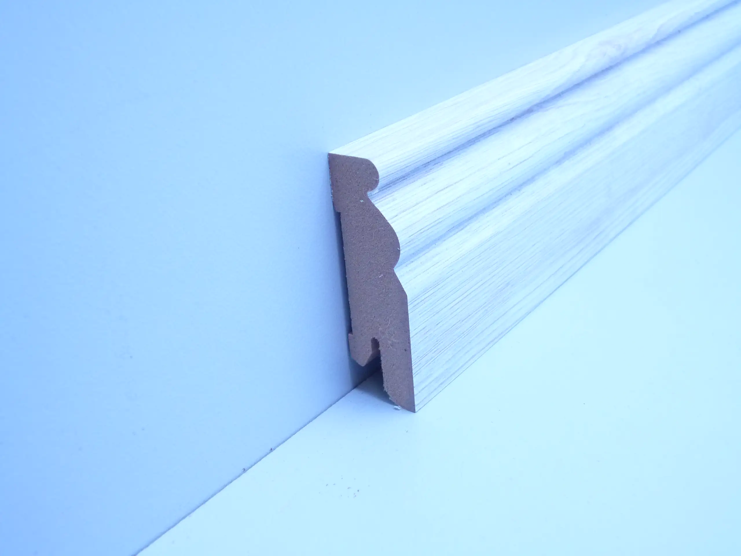 B.S. Bauprogramm Clip-Ziersockel 250 cm 60 x 18 mm Nordic weiß