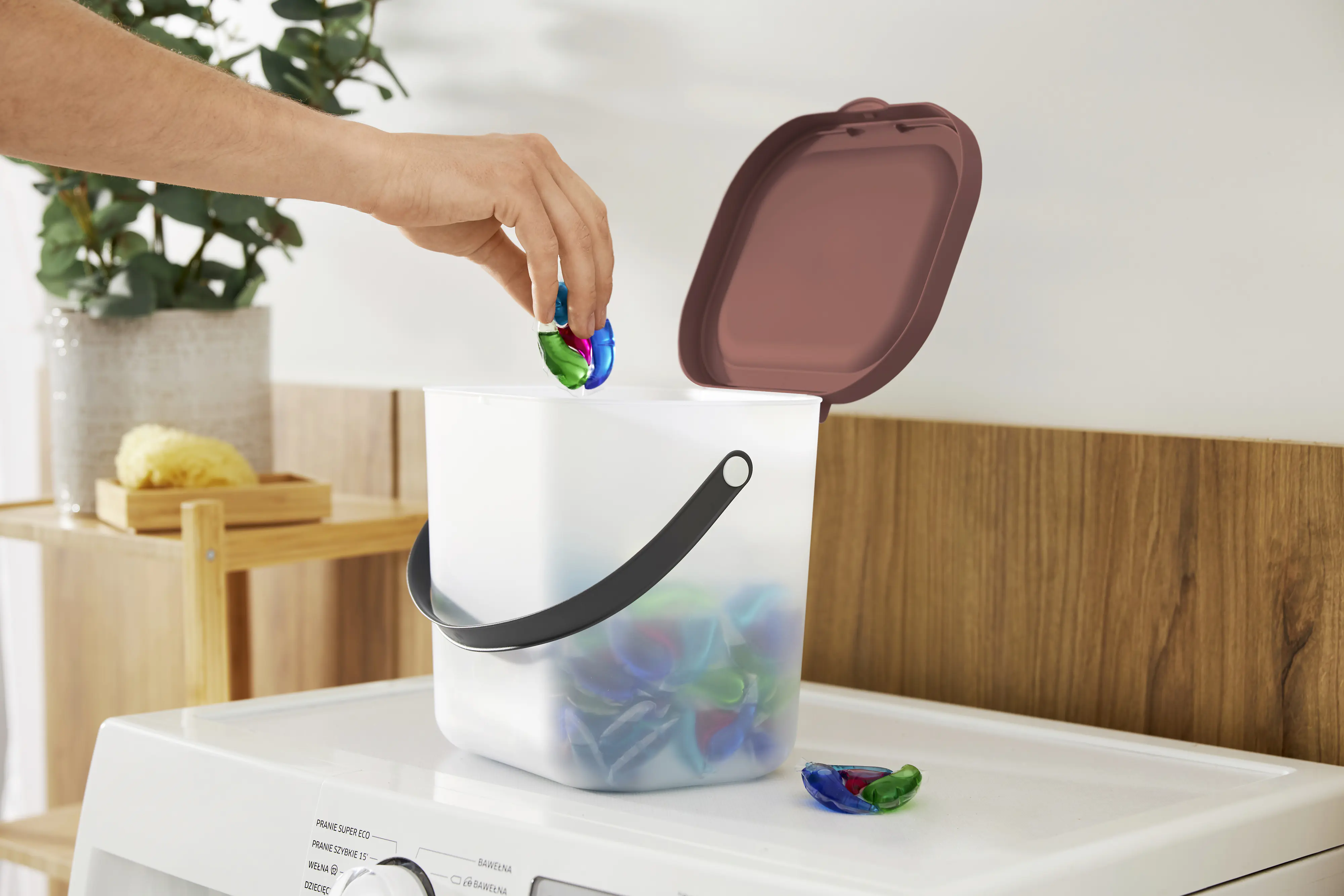 Rotho Waschmittelbehälter Albula 6 l iron rot