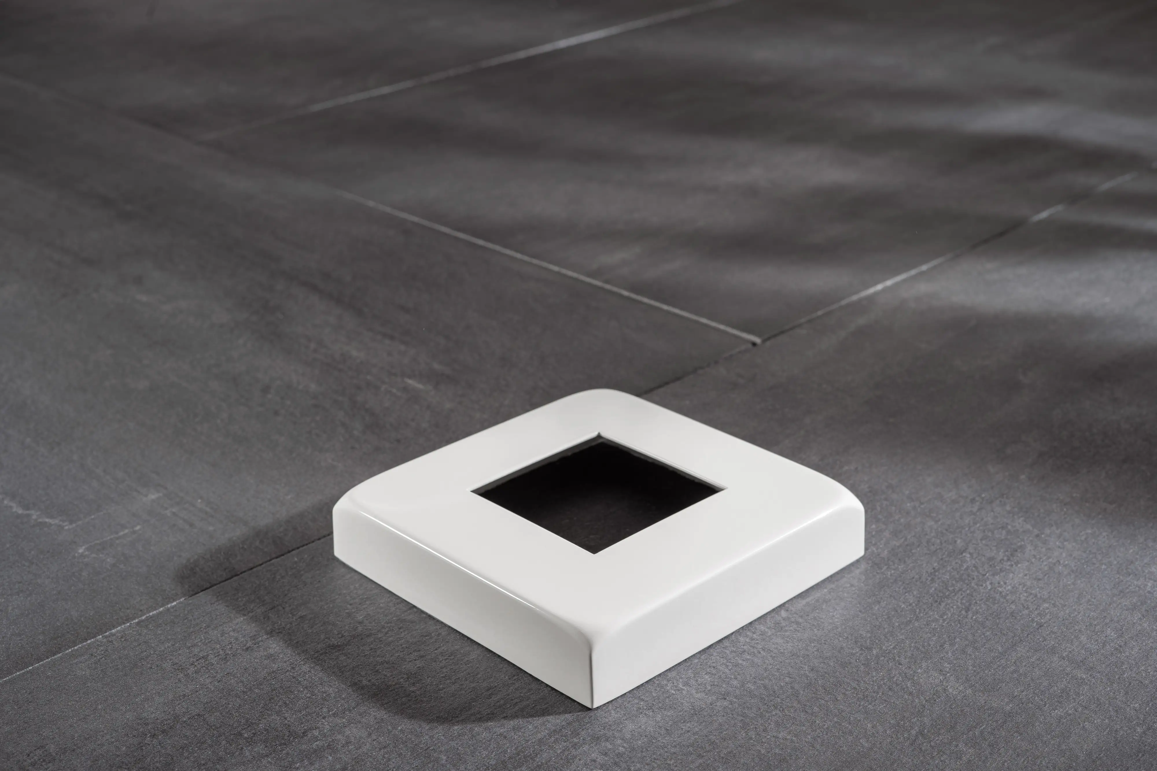 Ambiente Aluminium-Abdeckkappe 145 x 145 x 28 mm, RAL 9010 weiß