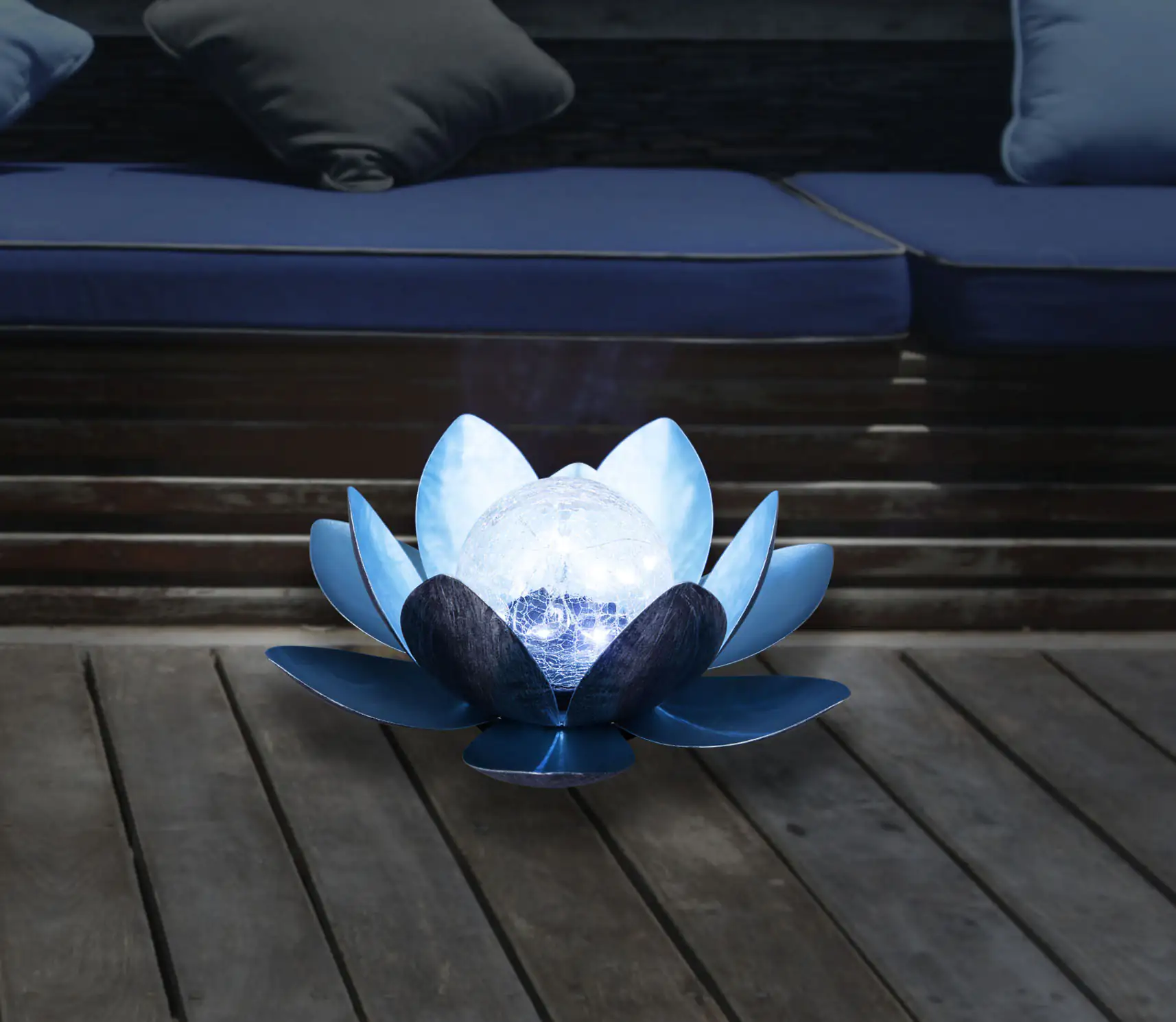 TrendLine LED Solarleuchte Seerose silber mit Glaskugel