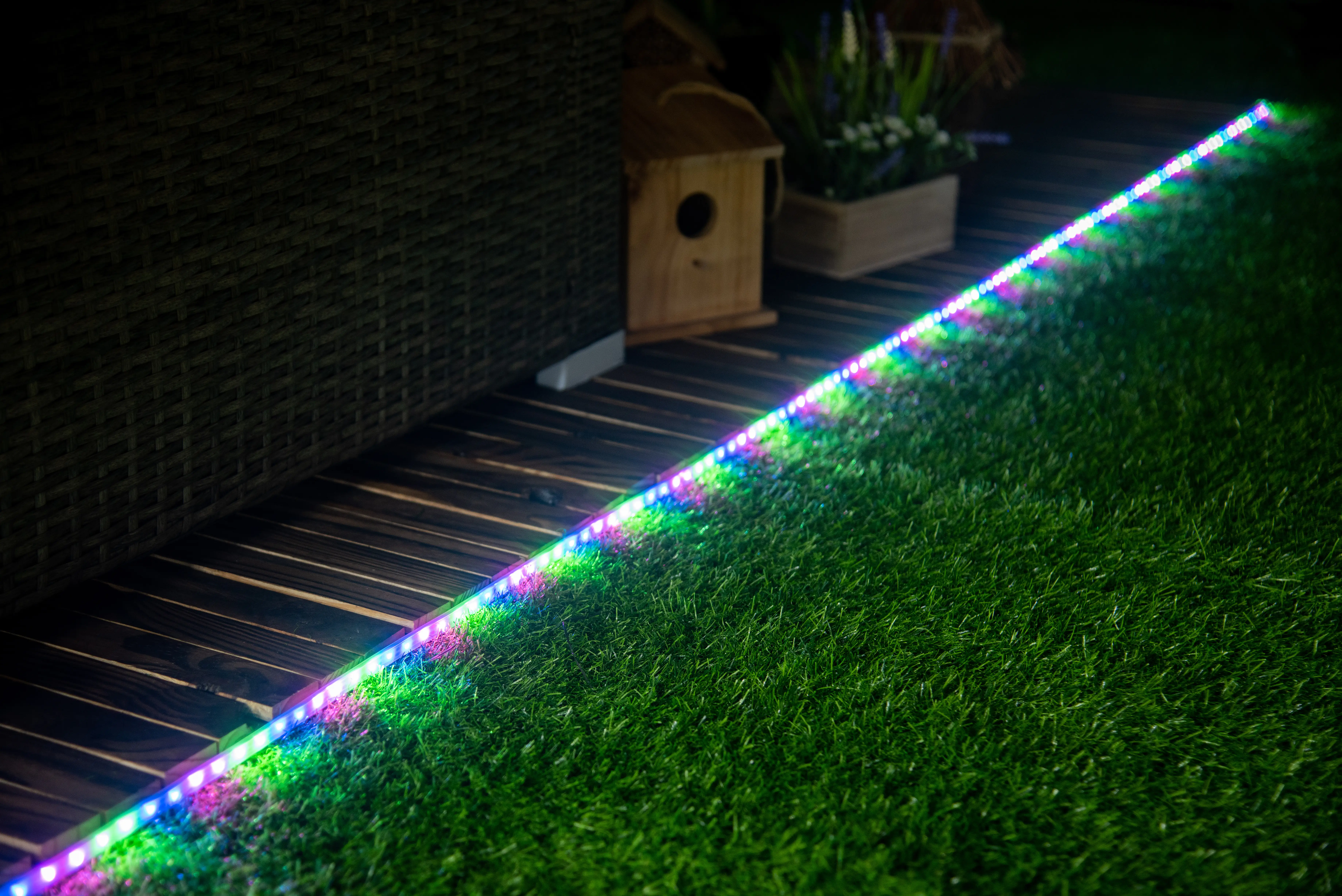 4333692401517_3 Trendline LED Solar-Stripe 3m RGB mit Erdspieß