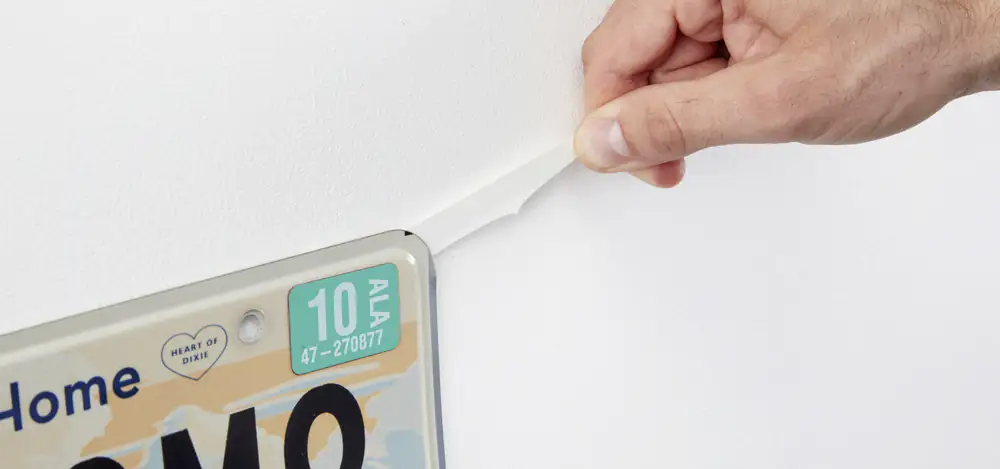 Fischer Montagestreifen Doppelseitige Klebestrips auf der Rolle.