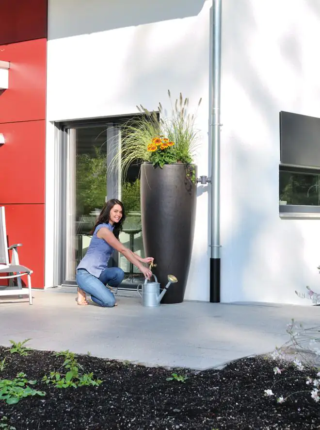 Garantia 2in1 Wasserbehälter 300 l, mokka, inkl. Pflanzschale Garantia 2in1 Wasserbehälter 300 l, mokka, inkl. Pflanzschale