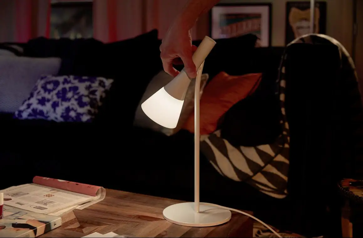 8718696168868_2319298 Philips Hue Tischleuchte White Ambiance Explore weiß 50,4 x 19 cm