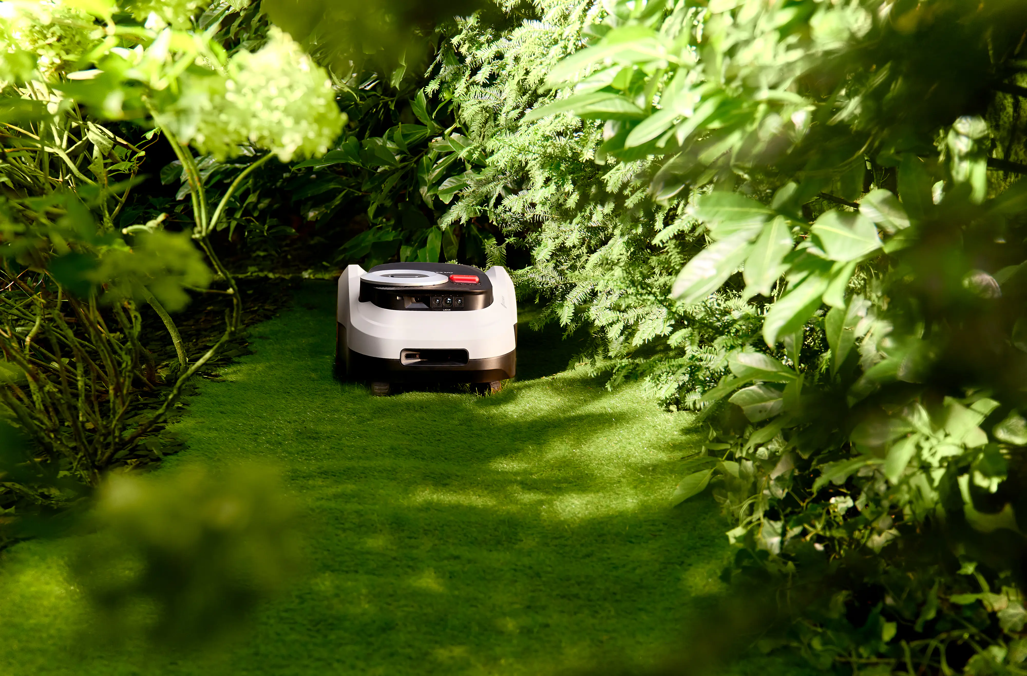 Segway Mähroboter Navimow i210E Lidar 21,6 V 22 cm Schnittbreite 1000 m² inkl. Garage