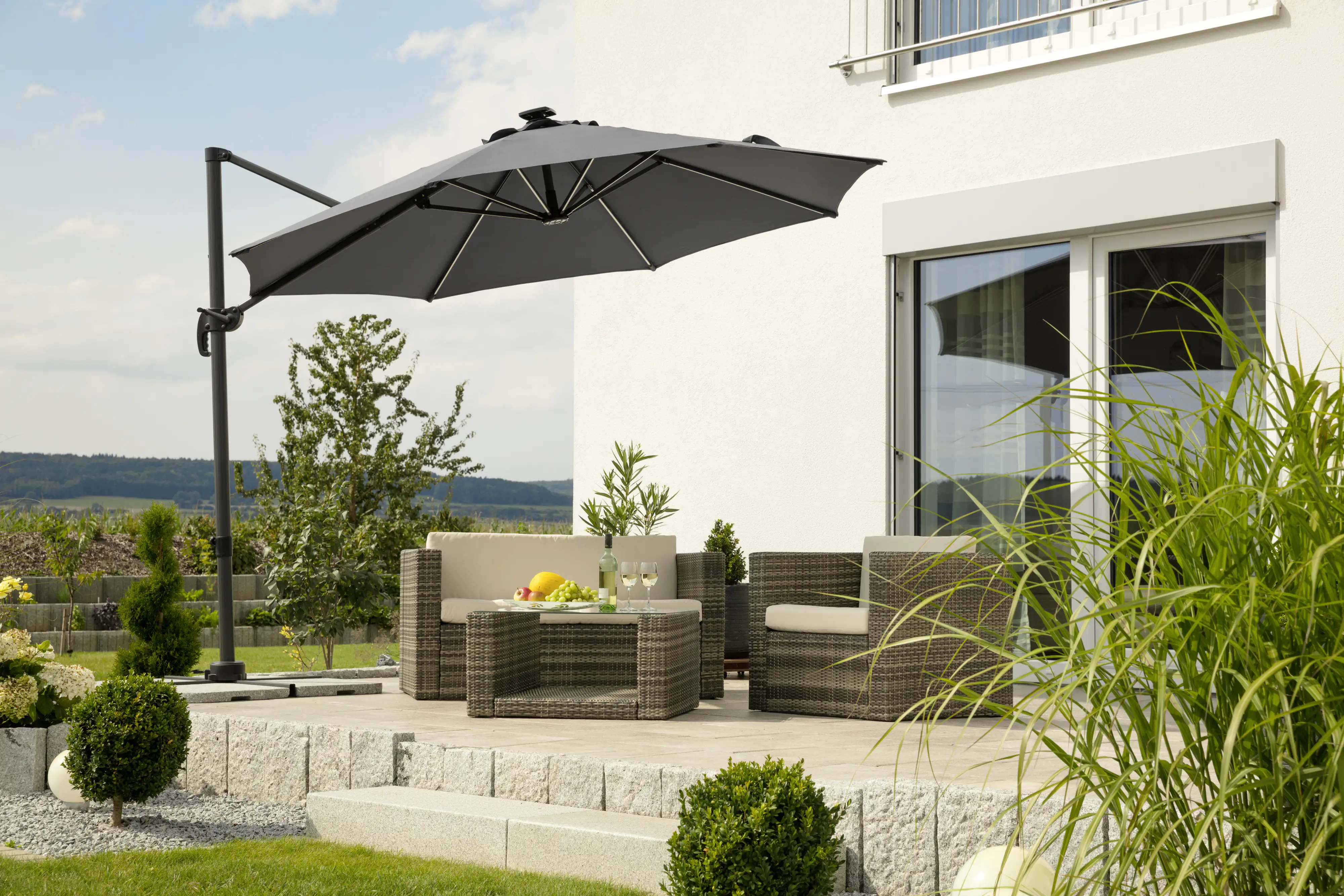Schneider Ampelschirm Rhodos Blacklight anthrazit Ø 300 cm Schneider Ampelschirm Rhodos Blacklight anthrazit Ø 300 cm