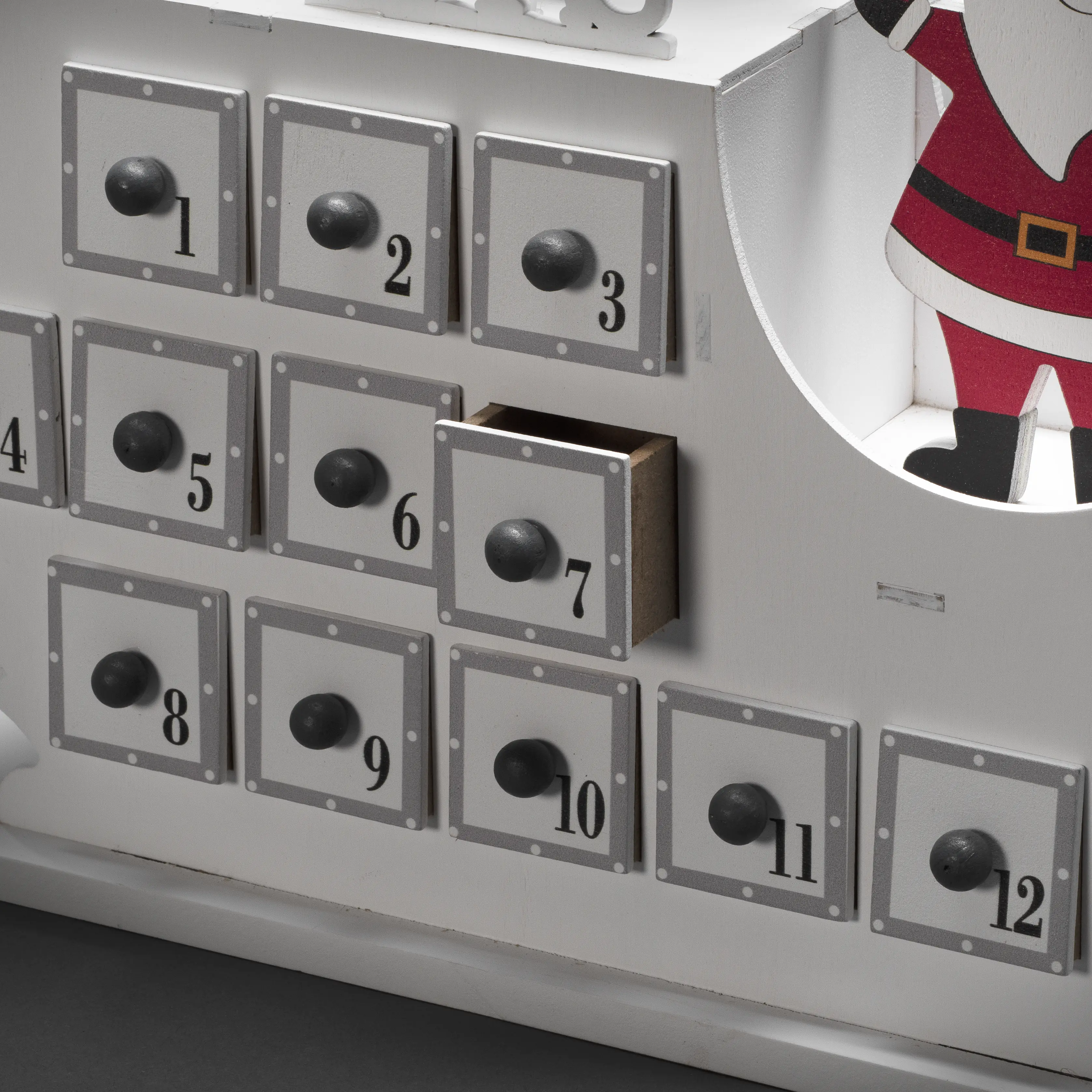 Konstsmide LED-Holzsilhouette Adventskalender mit Schlitten batteriebetrieben mit Timer 45 x 31,6 cm warmweiß