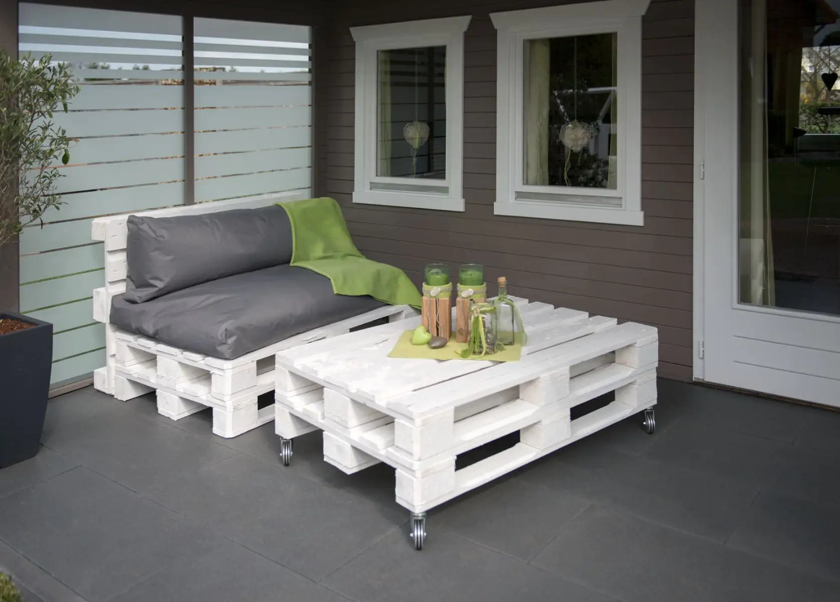 Möbelpalette 120 x 80 cm, weiß Möbelpalette 120 x 80 cm, weiß