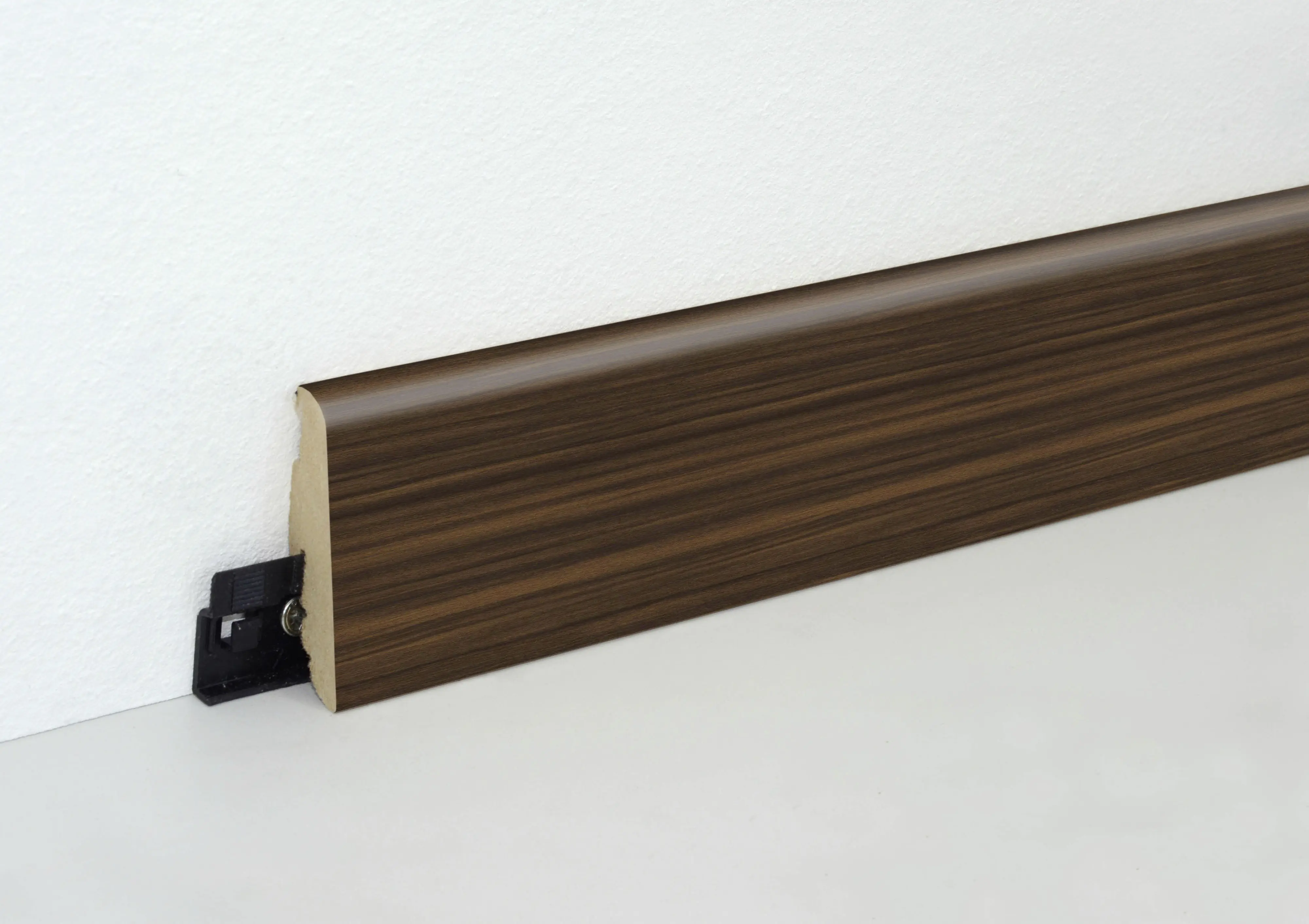 Neuhofer Fußleiste 240 cm x 58 x 19 mm dunkelbraun