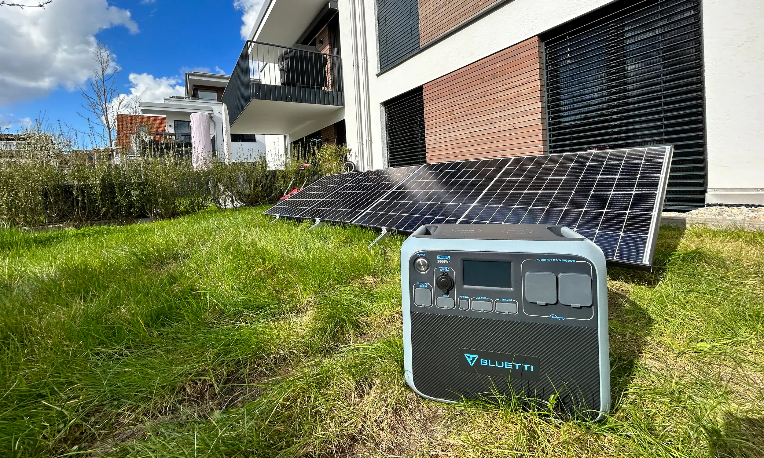 Sunlit Inselkraftwerk 2000 Wh Powerstation + 2x 430 Watt Solarpanels Sunlit Inselkraftwerk 2000 Wh Powerstation + 2x 430 Watt Solarpanels
