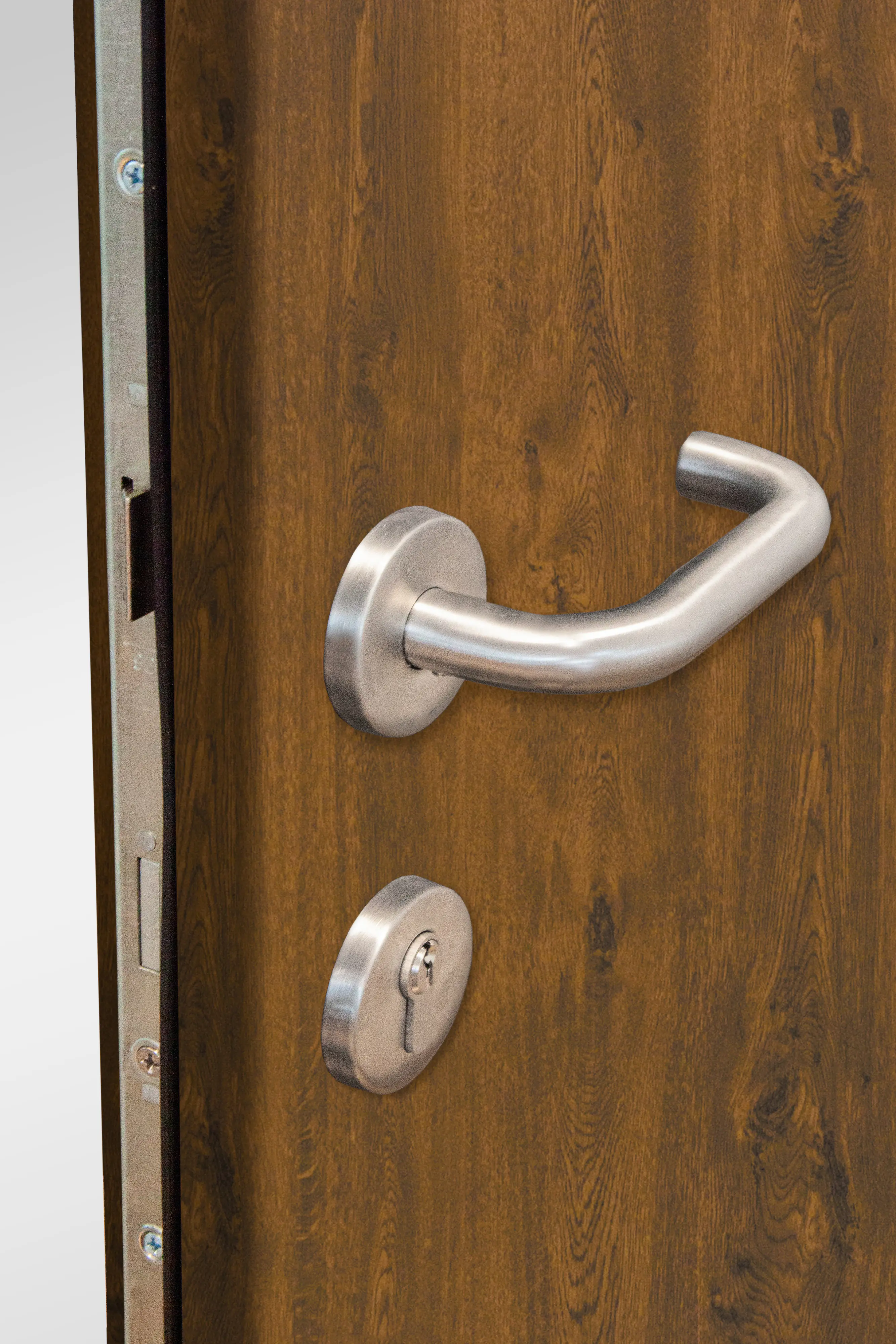 Splendoor Haustür Passivedoor Premium H1 Nussbaum DIN Links 110 x 210 cm