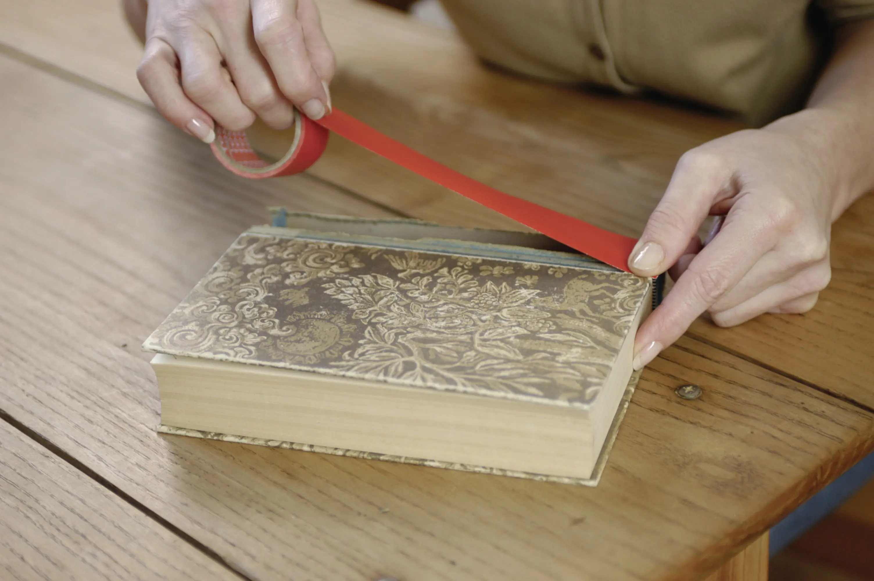 tesa extra Power Gewebeband Perfect 2,75 m x 38 mm, rot