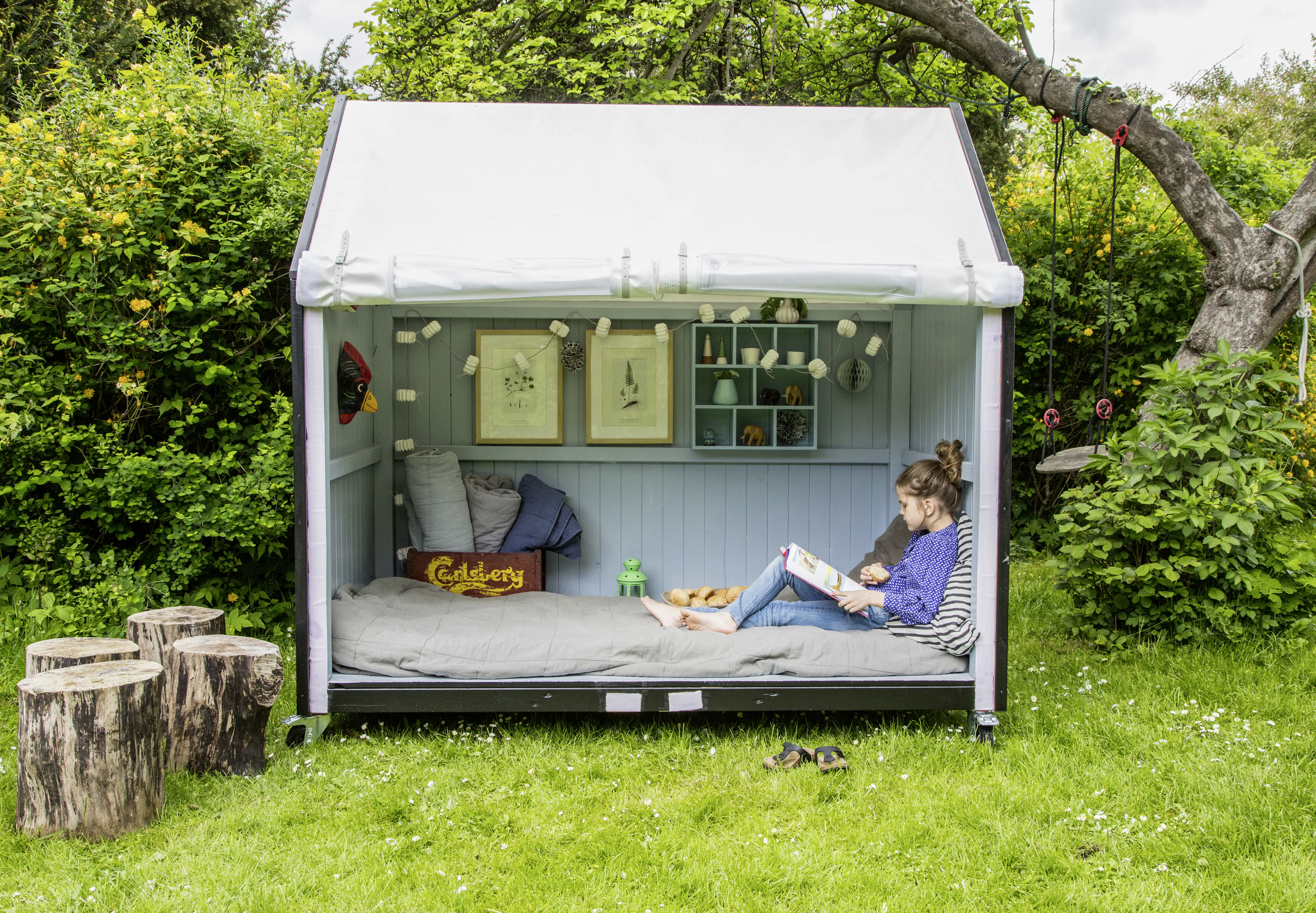 Plus Gartenhaus Shelter 203 x 121 x 198 cm natur mit Räder und Fußboden