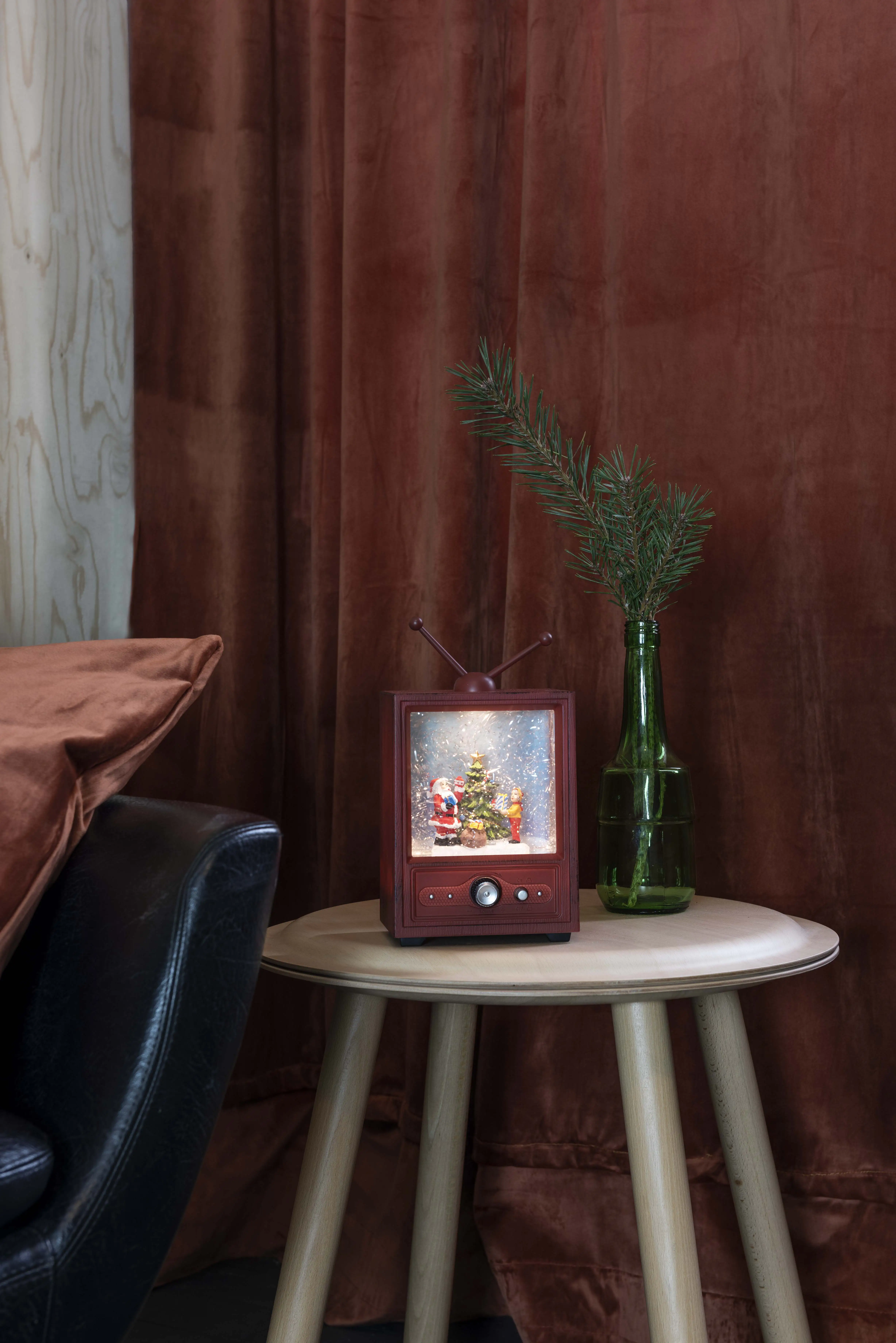 7318304372000_3 Konstsmide LED Fernseher mit Weihnachtsmann und Kind 12,5 x 9 x 21,5 cm