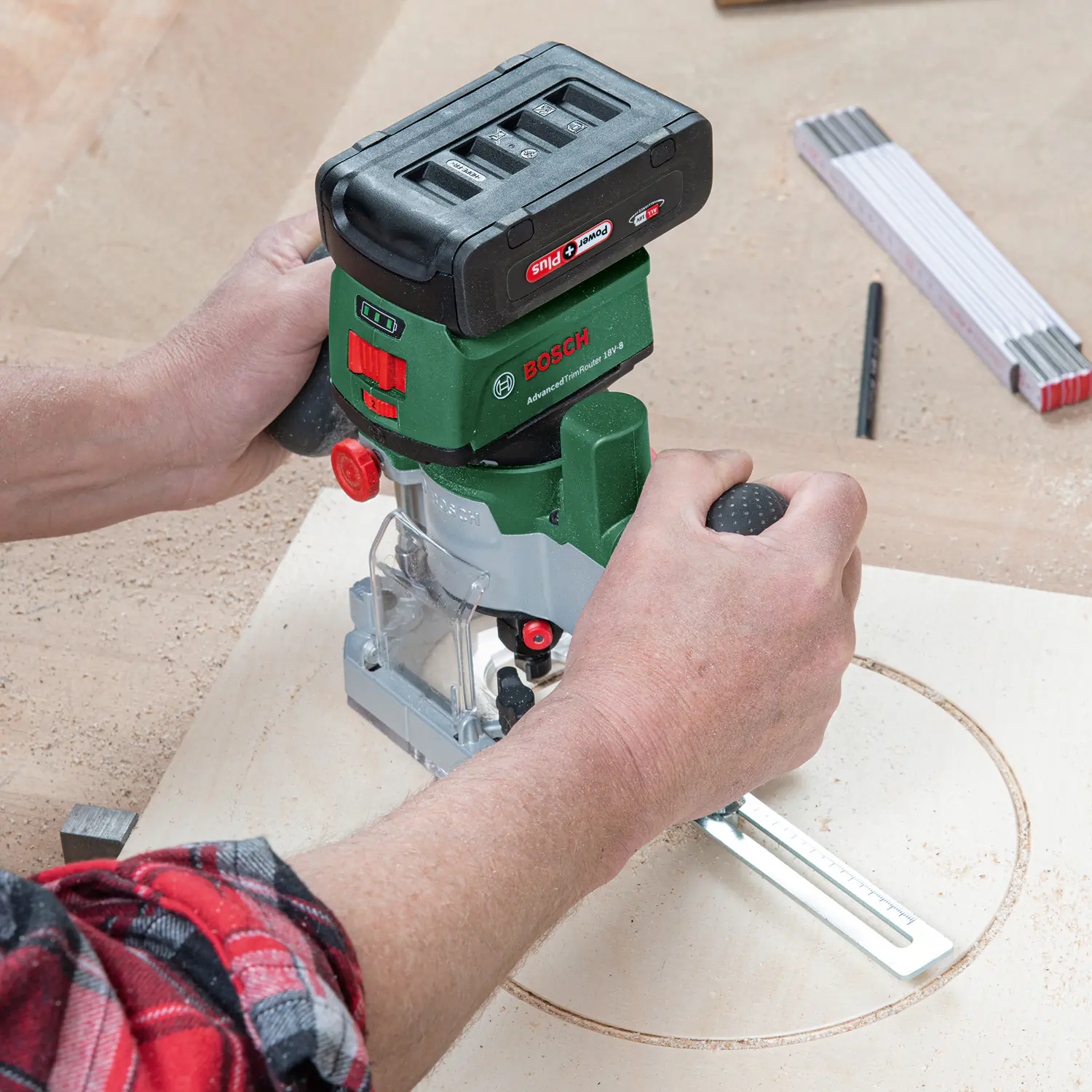 Bosch Akku-Oberfräse Router Combi Set 18V Solo Bosch Akku-Oberfräse Router Combi Set 18V Solo