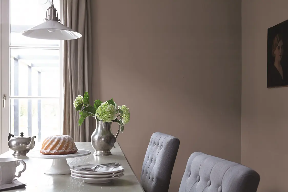 Alpina Feine Farben Wandfarbe No. 05 Dichter der Erde - nobles erdbraun 2,5 L