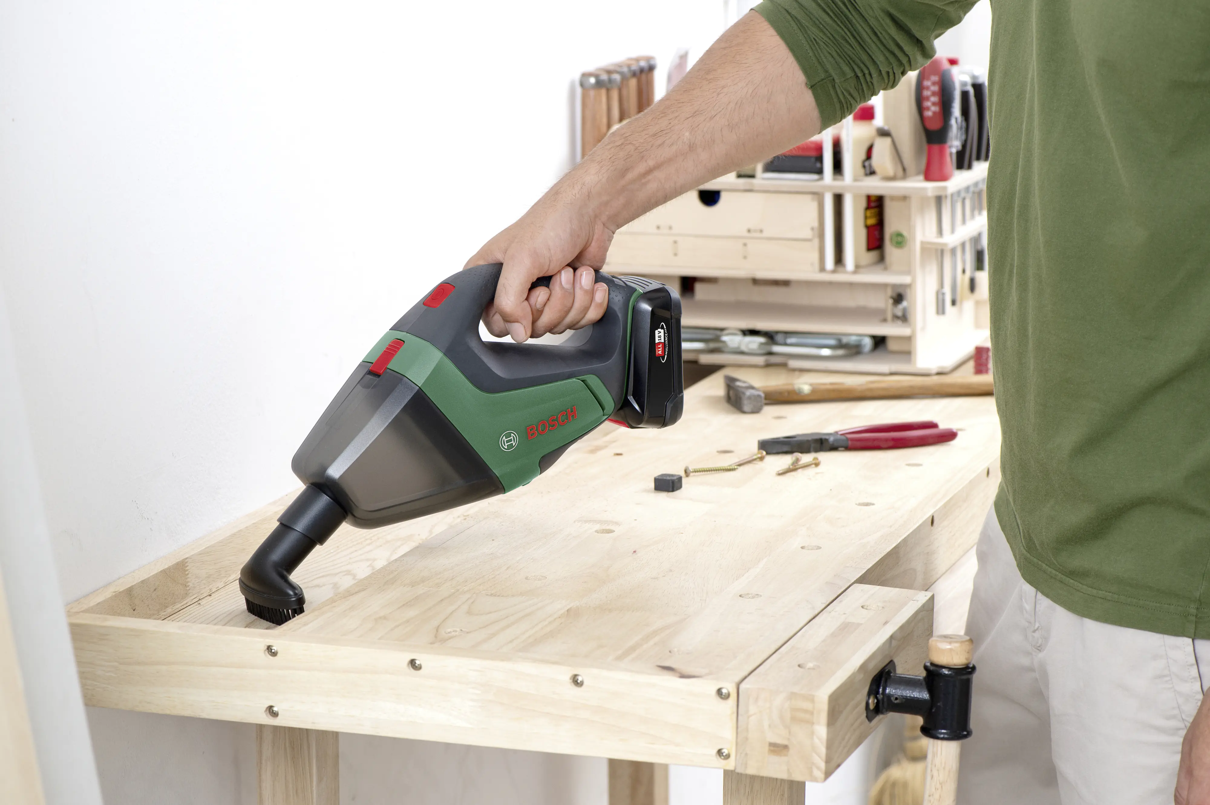 Bosch Akku-Handstaubsauger UniversalVac 18 18 V Solo Bosch Akku-Handstaubsauger UniversalVac 18 18 V Solo