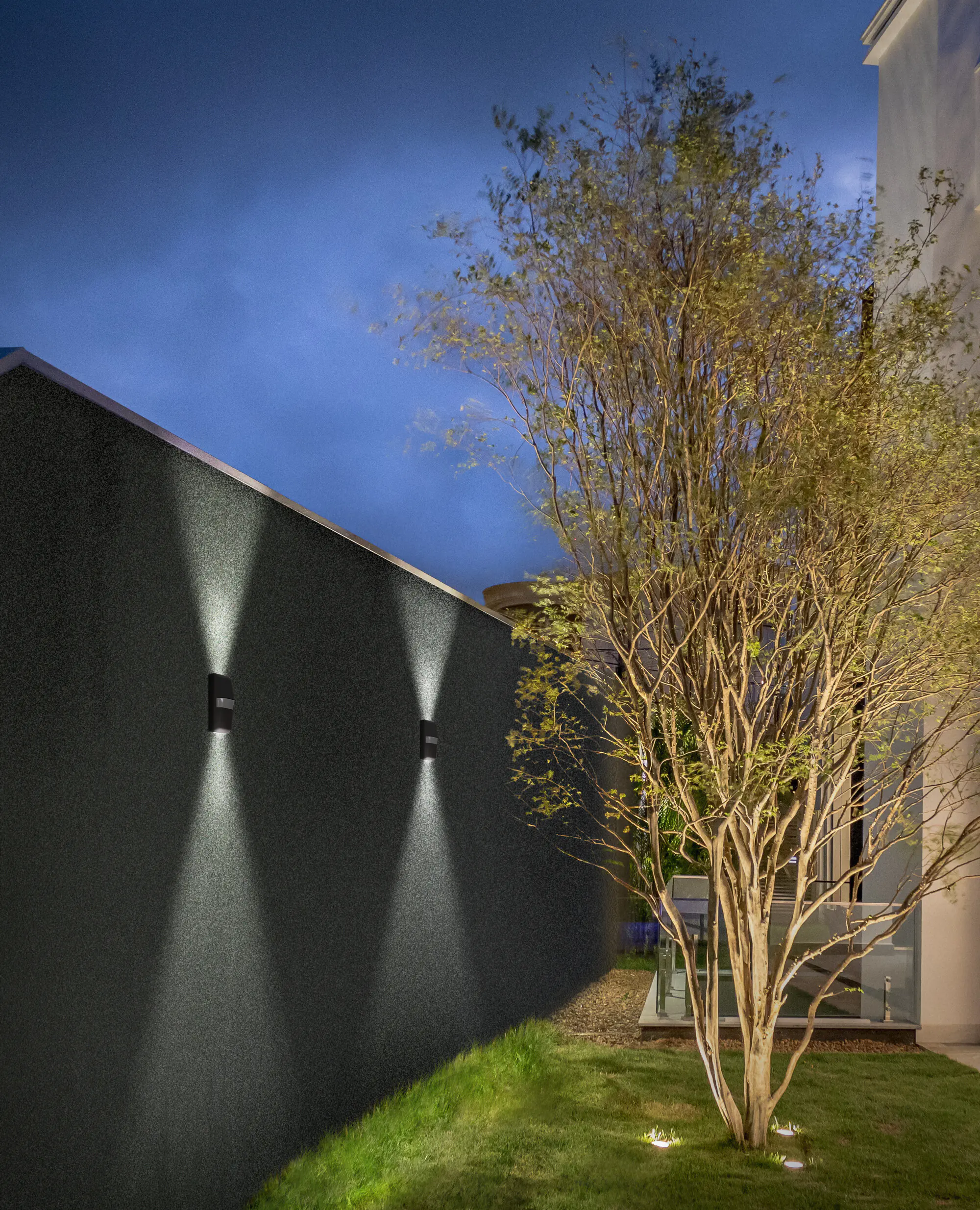 Ledvance LED Außenleuchte Endura Pro UD Sensor Up- & Downlight, weiß