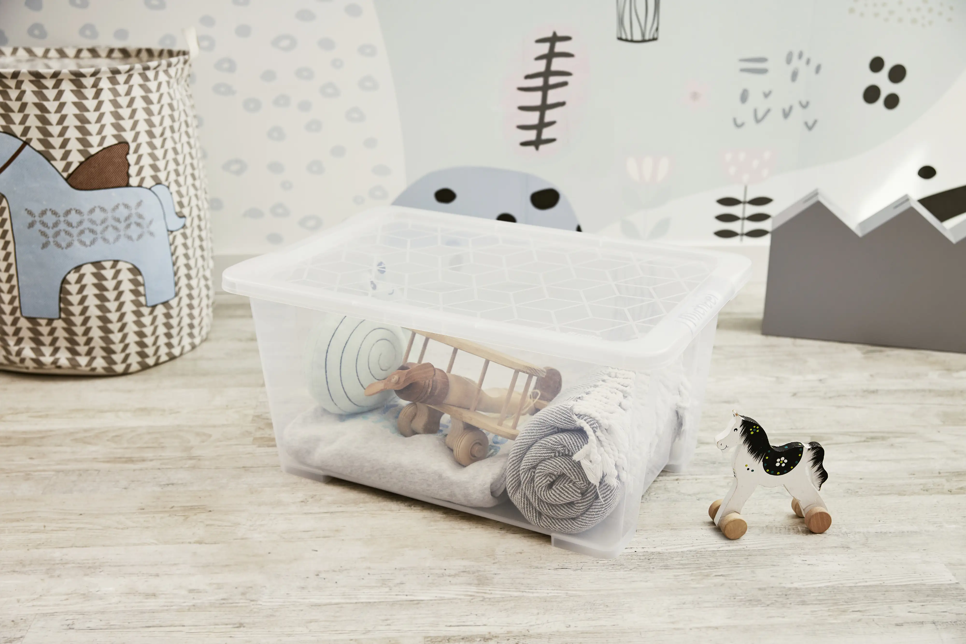 Rotho Aufbewahrungsbox EVO Easy 44 L transparent 58,3 x 39,2 x 27,7 cm Rotho Aufbewahrungsbox EVO Easy 44 L transparent 58,3 x 39,2 x 27,7 cm