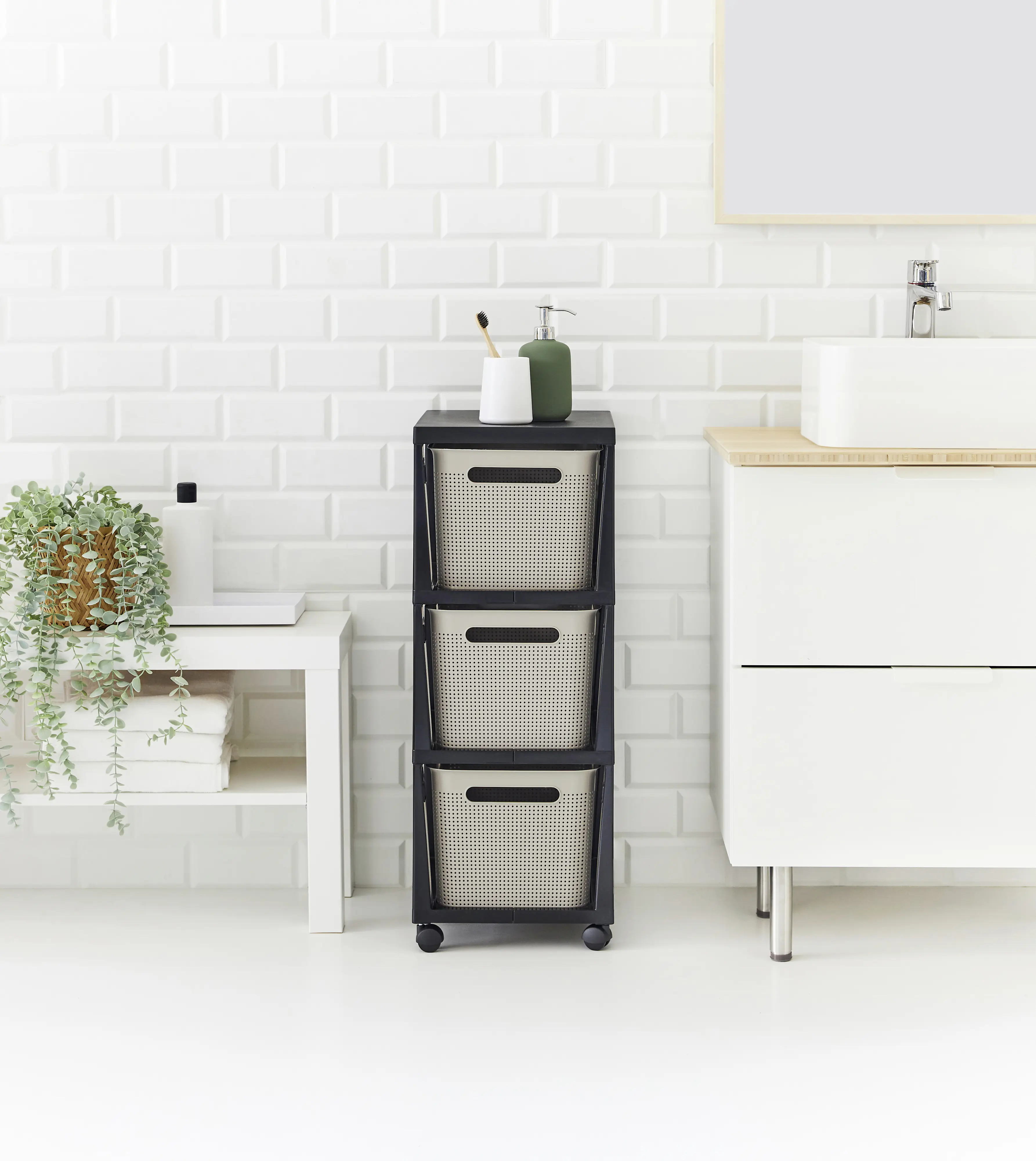 Rotho Schubladenbox Tower 3 x 16 L Brisen mit Rollen cappucchino Rotho Schubladenbox Tower 3 x 16 L Brisen mit Rollen cappucchino