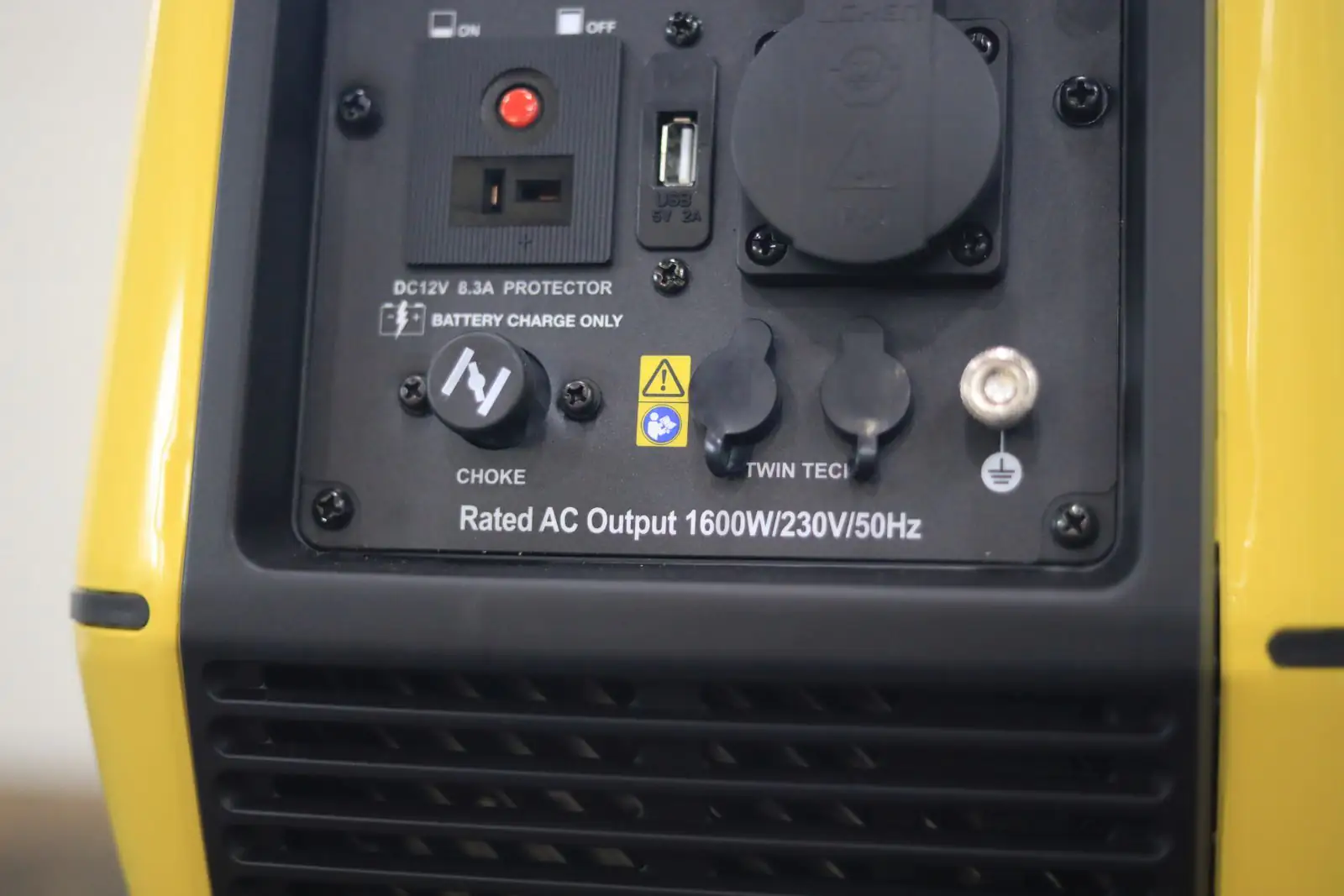 GEKO Inverter-Stromerzeuger 2015 1800 W Benzin Yamahamotor GEKO Inverter-Stromerzeuger 2015 1800 W Benzin Yamahamotor