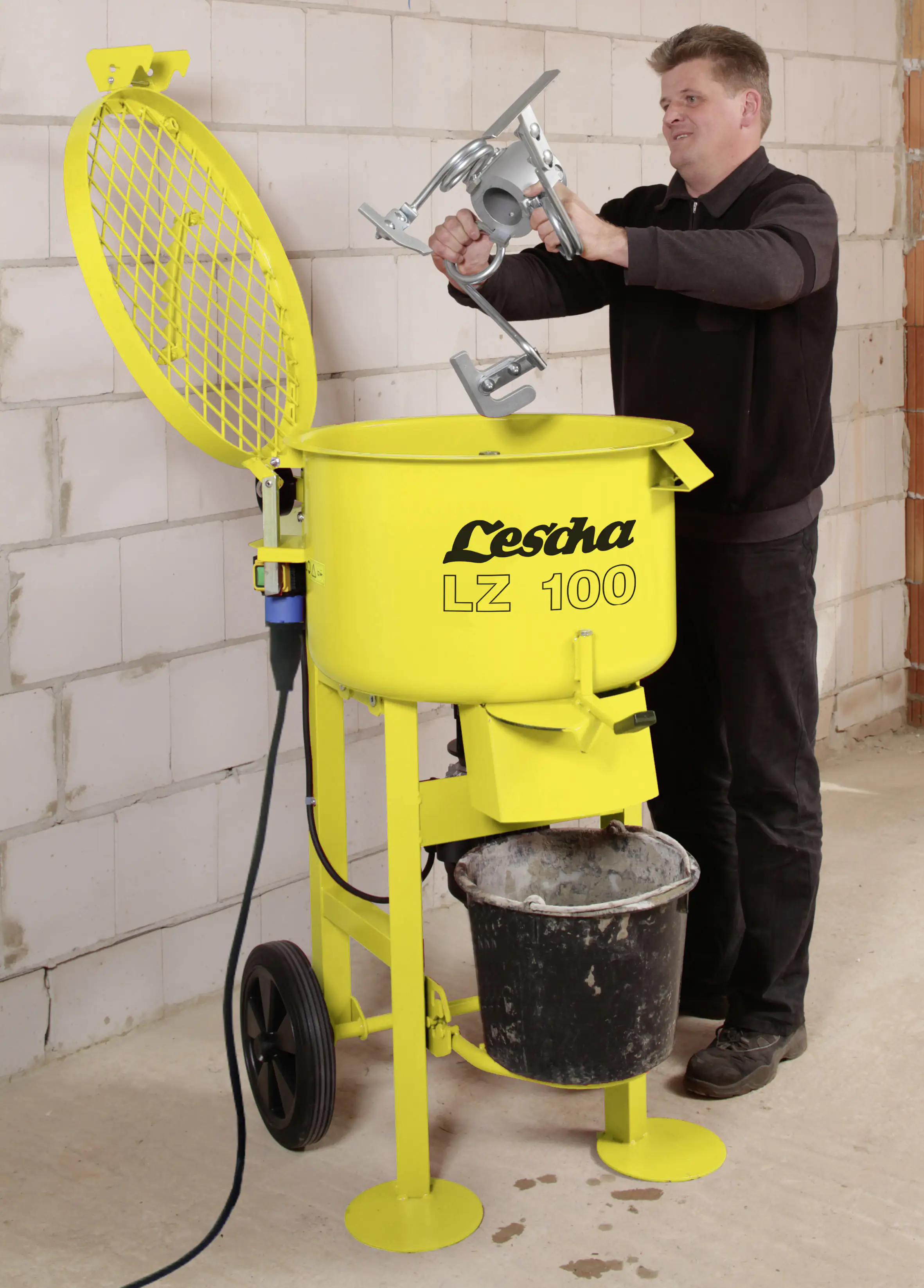 Lescha Zwangsmischer LZ 100 mit Eimerkonsole Vollgummiräder