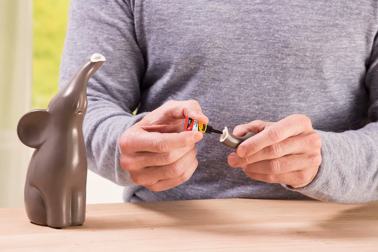 UHU Sekundenkleber blitzschnell Minis 3 g (3 x 1 g), flüssig, in der praktischen Box