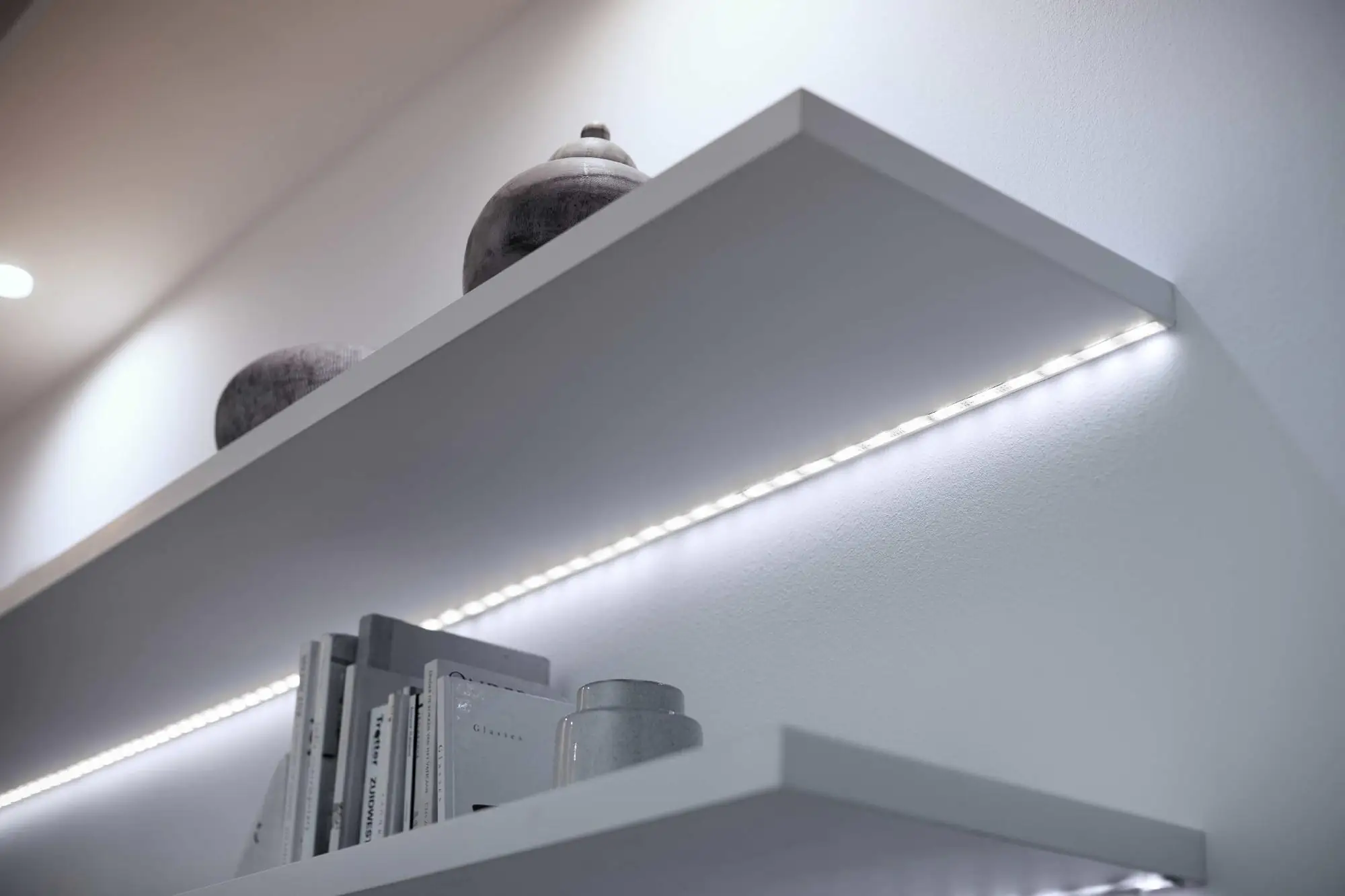 WiZ LED Lightstrip Tunable White & Color Erweiterung 1 m RGBW WiZ LED Lightstrip Tunable White & Color Erweiterung 1 m RGBW