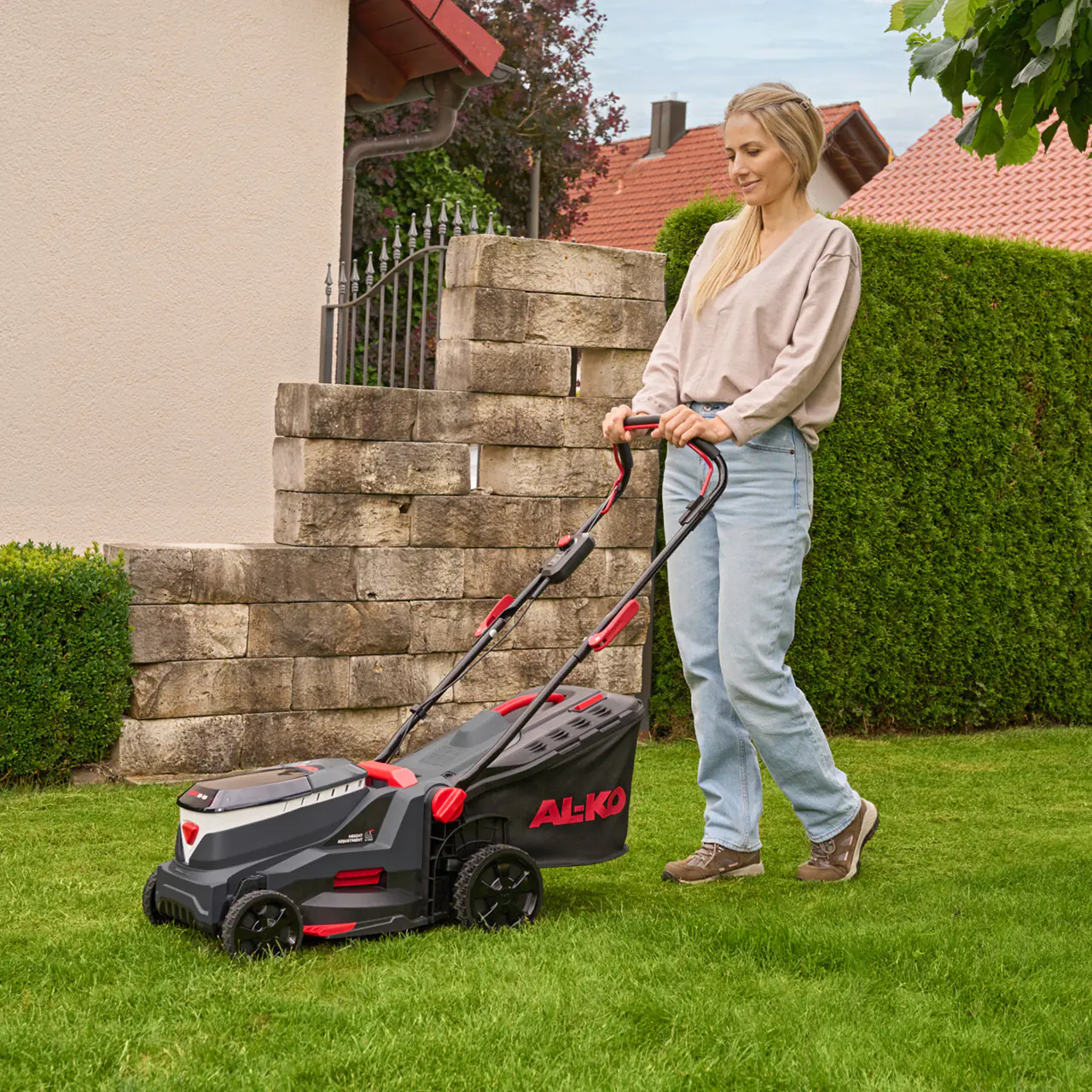  AL-KO Akku-Rasenmäher 34.6 Li Comfort 18 V 34 cm Schnittbreite inkl. 2 Akkus und Doppel-Ladegerät