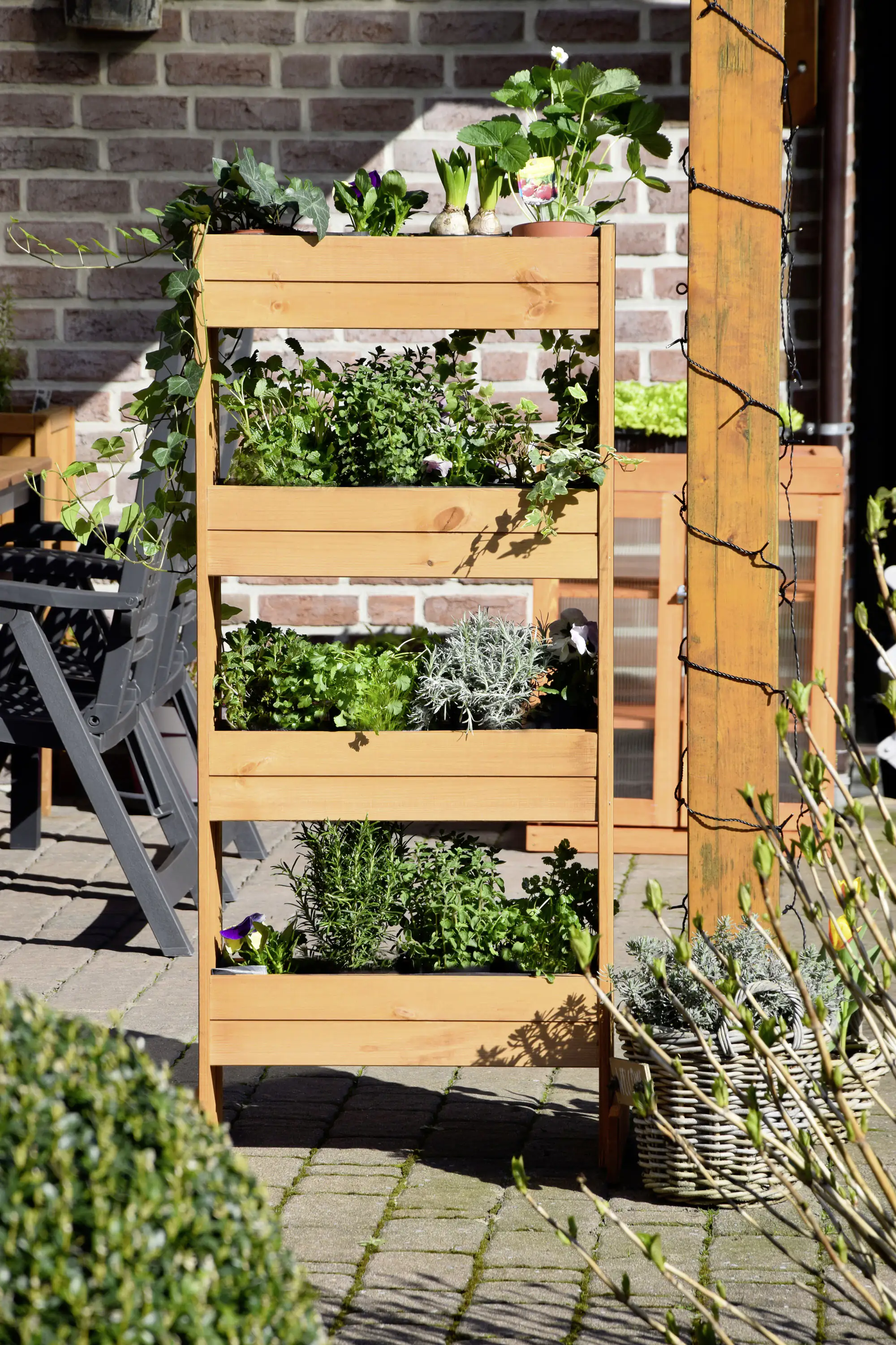 Dobar Vertikalbeet 4 Pflanzkästen braun 55 x 40 x 125 cm