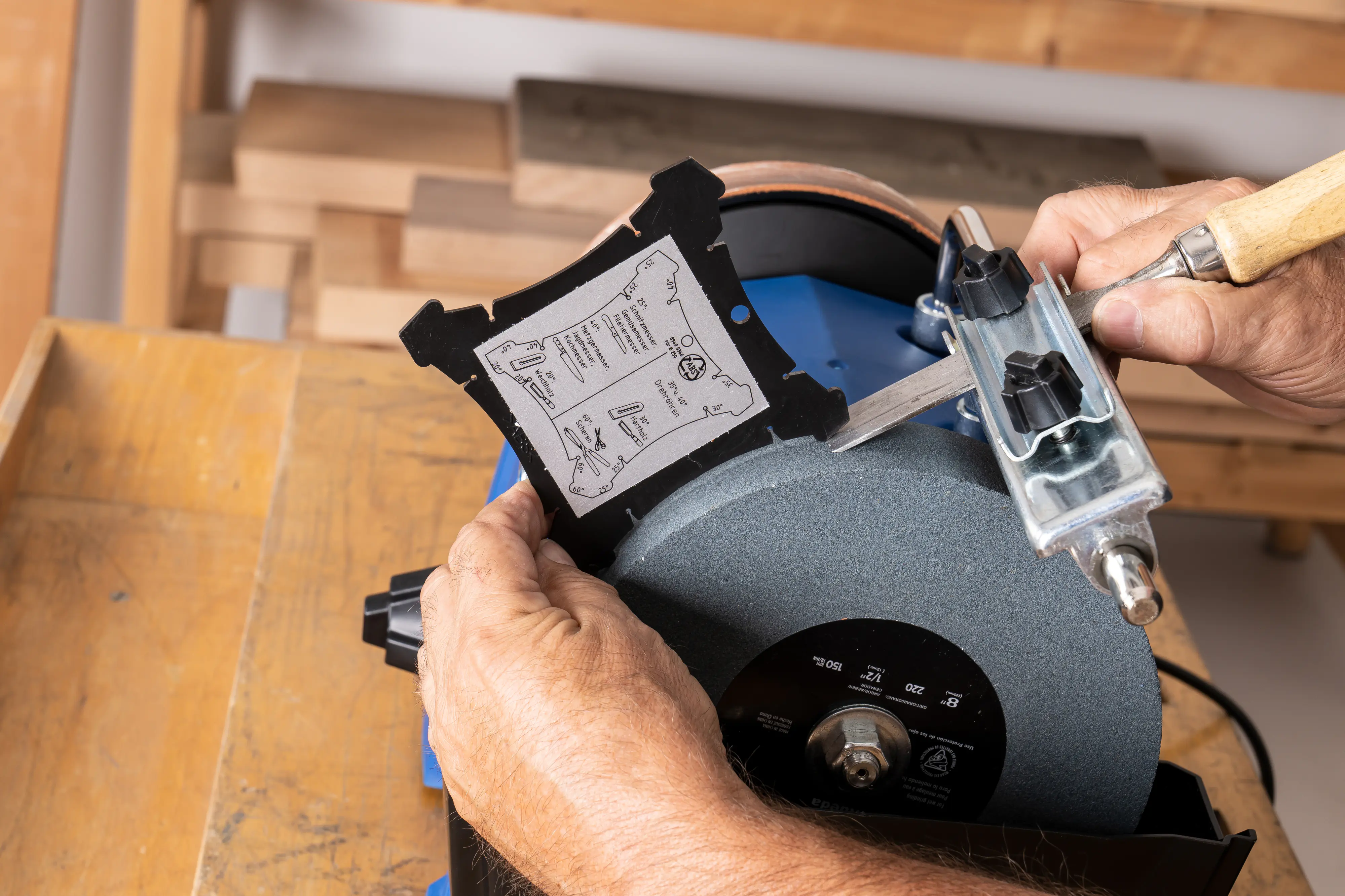 Scheppach Nass-Schleifsystem TIGER 5000S 150 W 120 U/min 200mm Korund-Schleifstein 