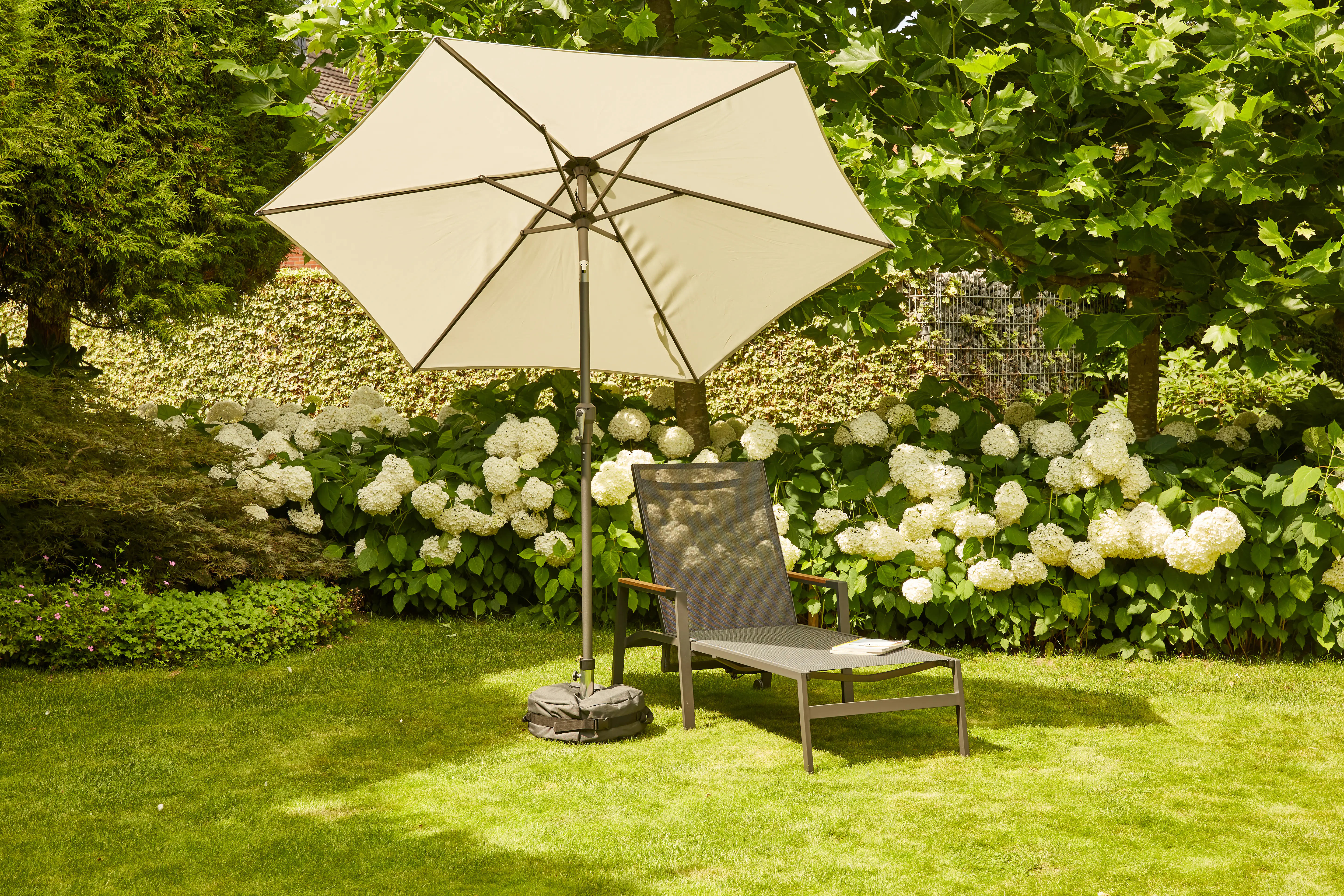 Siena Garden Mittelstockschirm Avio grau Ø 250 cm