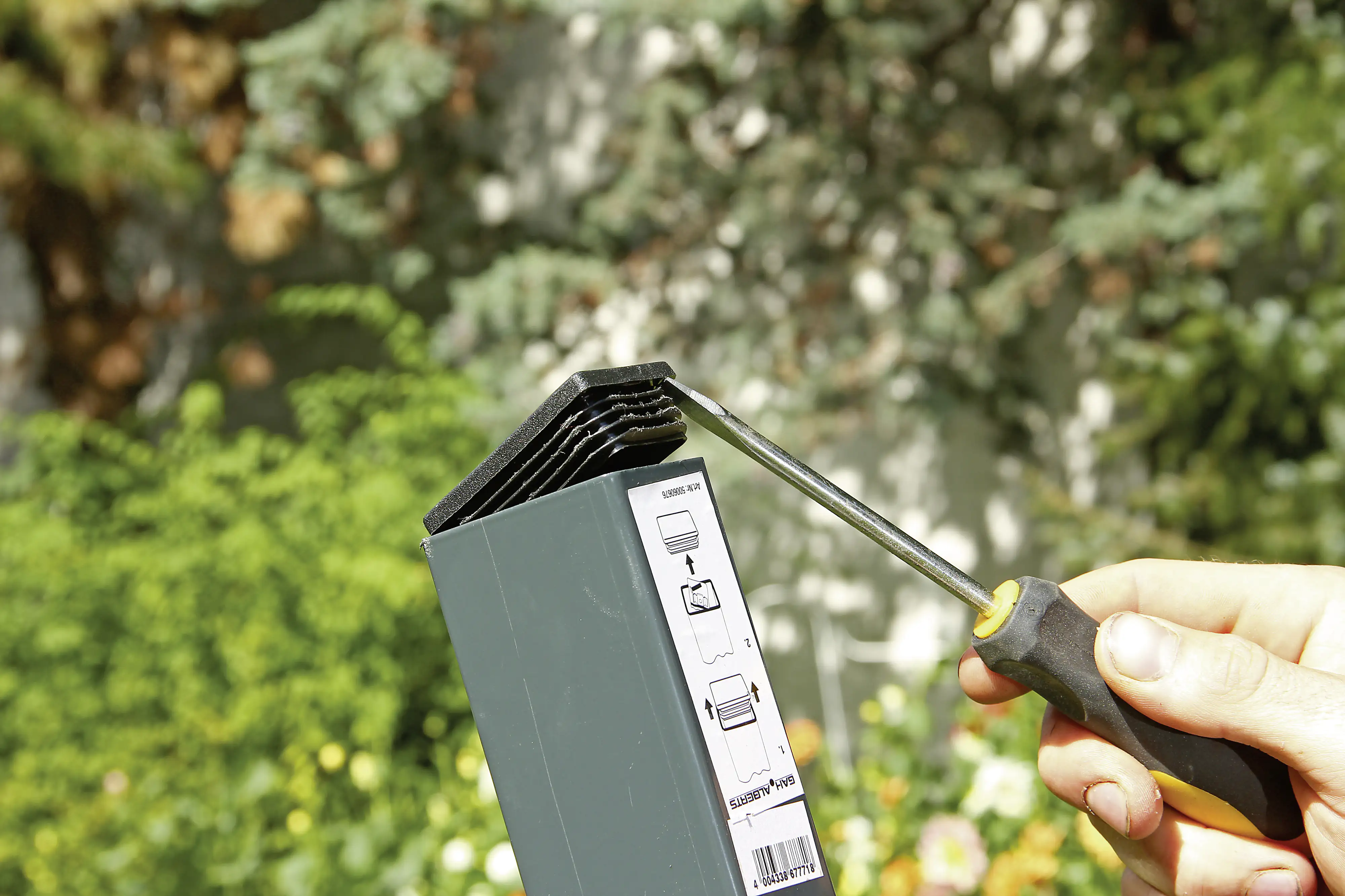 Alberts Pfostenkappe für rechteckige Metallpfosten 6 x 4 cm schwarz