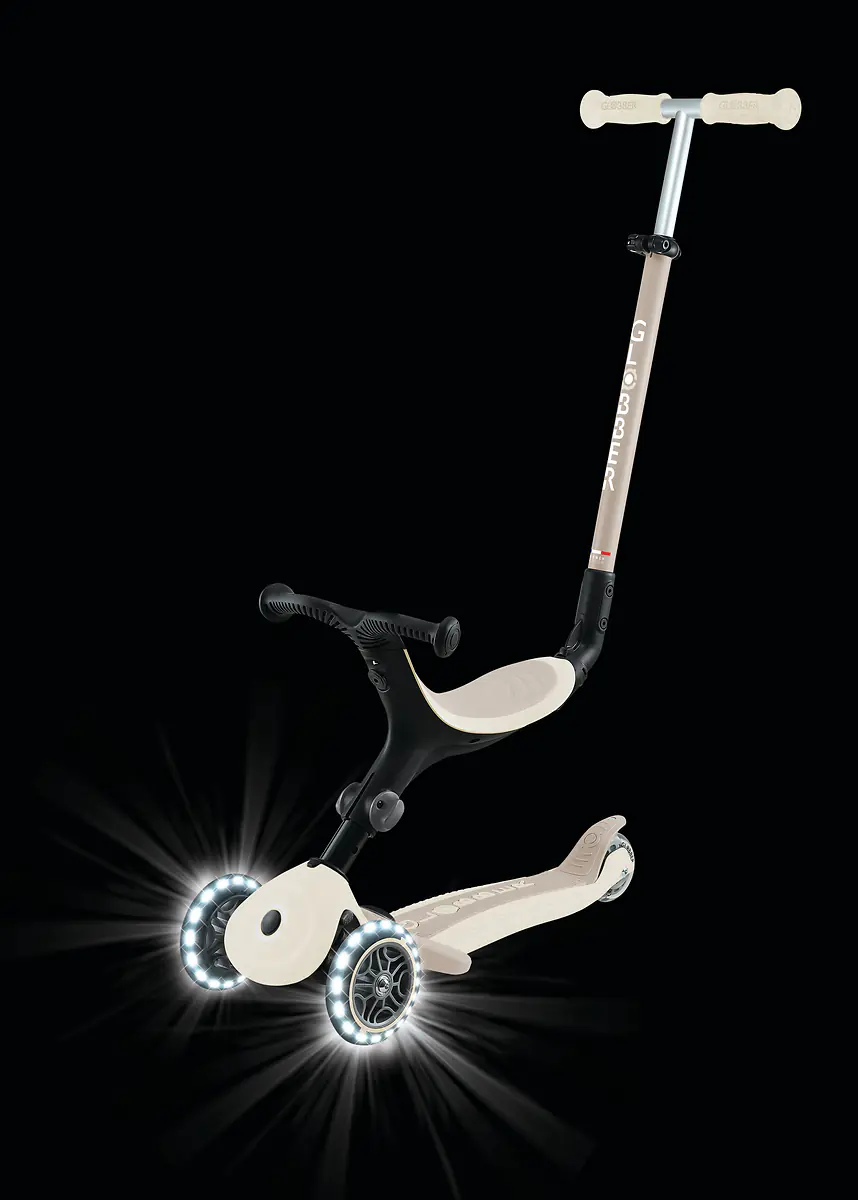 Globber Laufrad für Kinder mit Leuchtrollen Go-Up Active Lights Eco creme/weiß