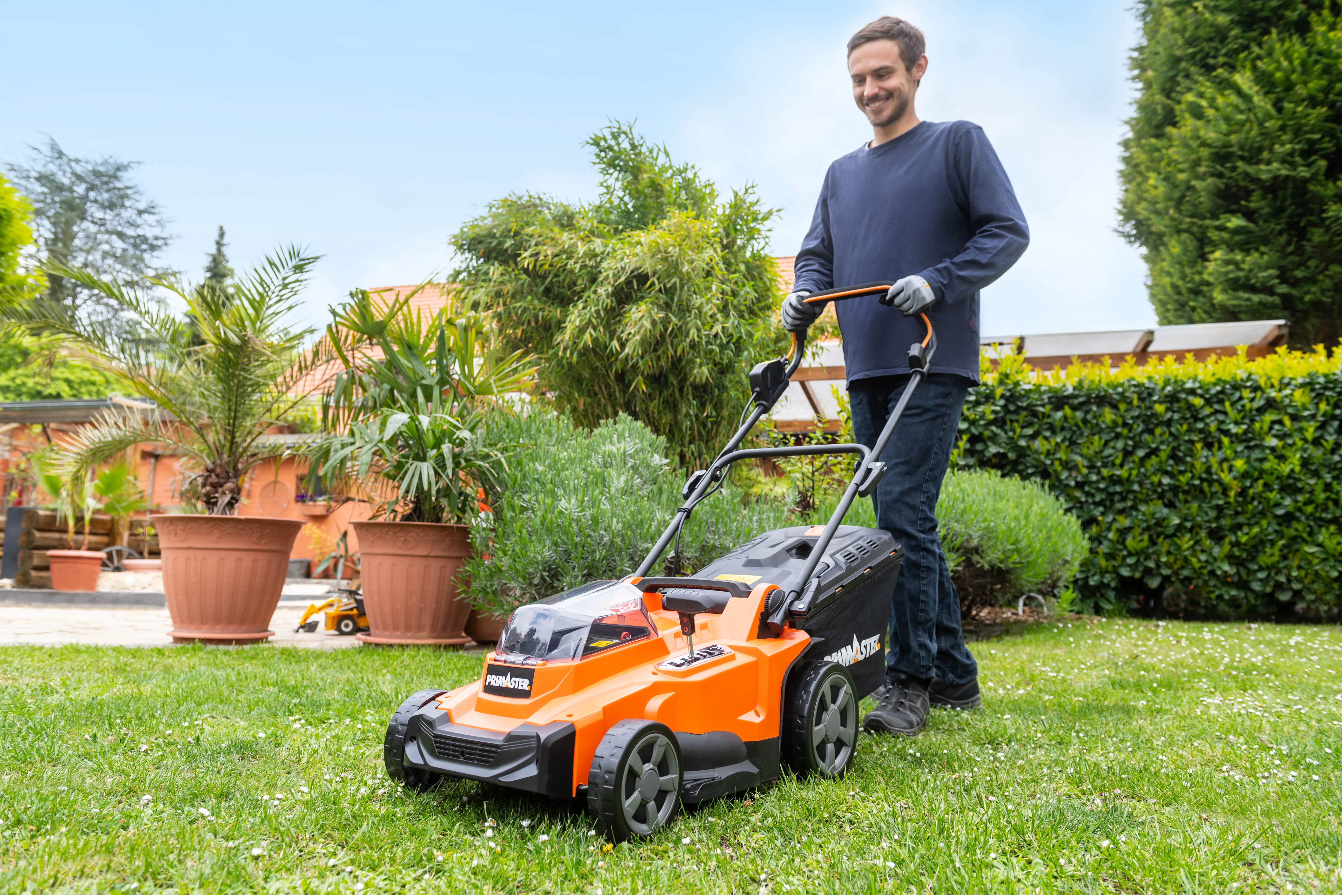 Primaster Akku-Rasenmäher PMARM 4037 inkl. 2 Akkus und Ladegerät