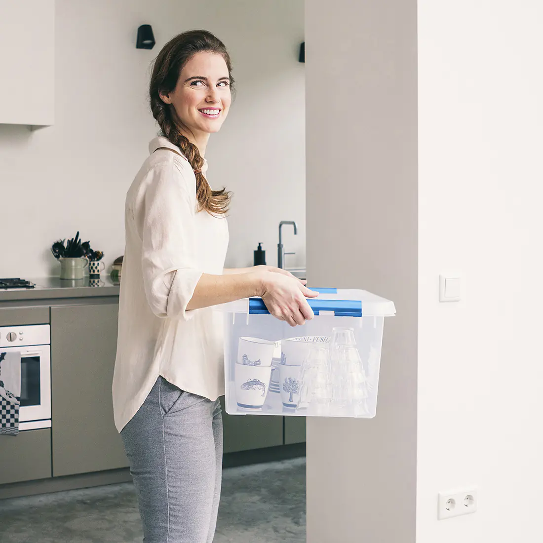 Sunware Aufbewahrungsbox Q-line 36L transparent blau 50 x 40 x 26 cm Sunware Aufbewahrungsbox Q-line 36L transparent blau 50 x 40 x 26 cm