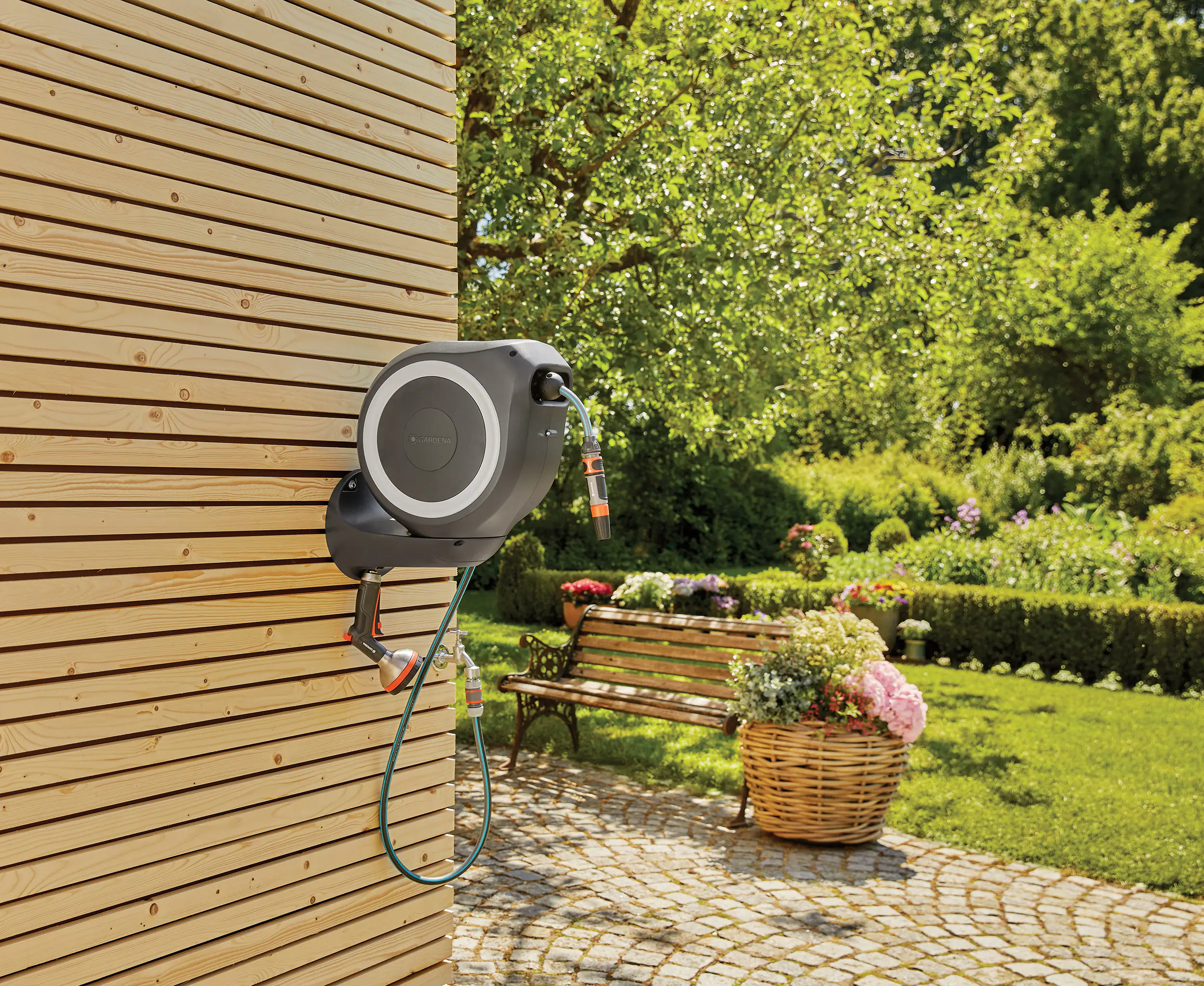 Gardena Wandschlauchbox RollUp S mit 15 m Schlauch