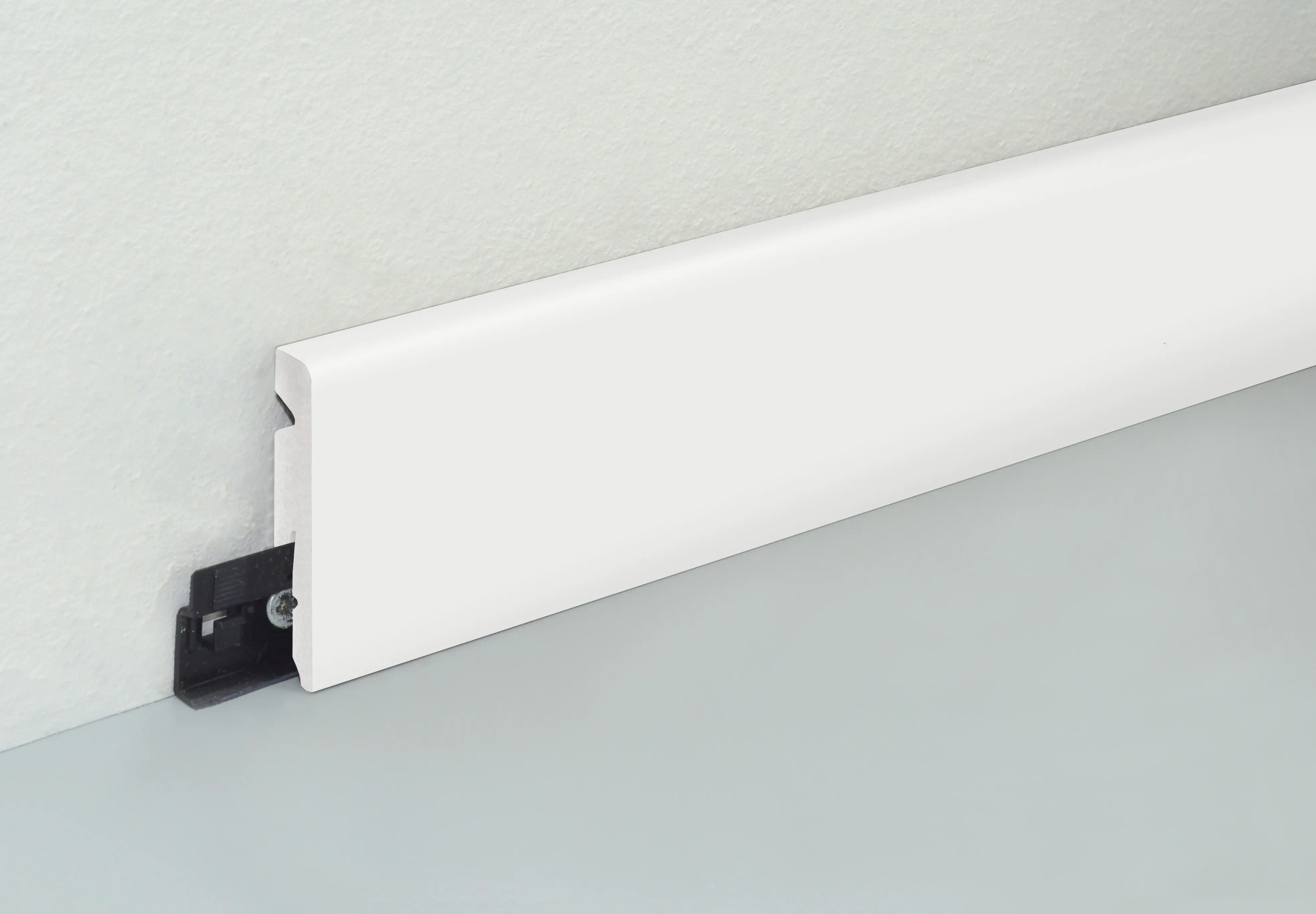 Neuhofer Fußleiste 220 cm x 60 x 11 mm weiß Neuhofer Fußleiste 220 cm x 60 x 11 mm weiß