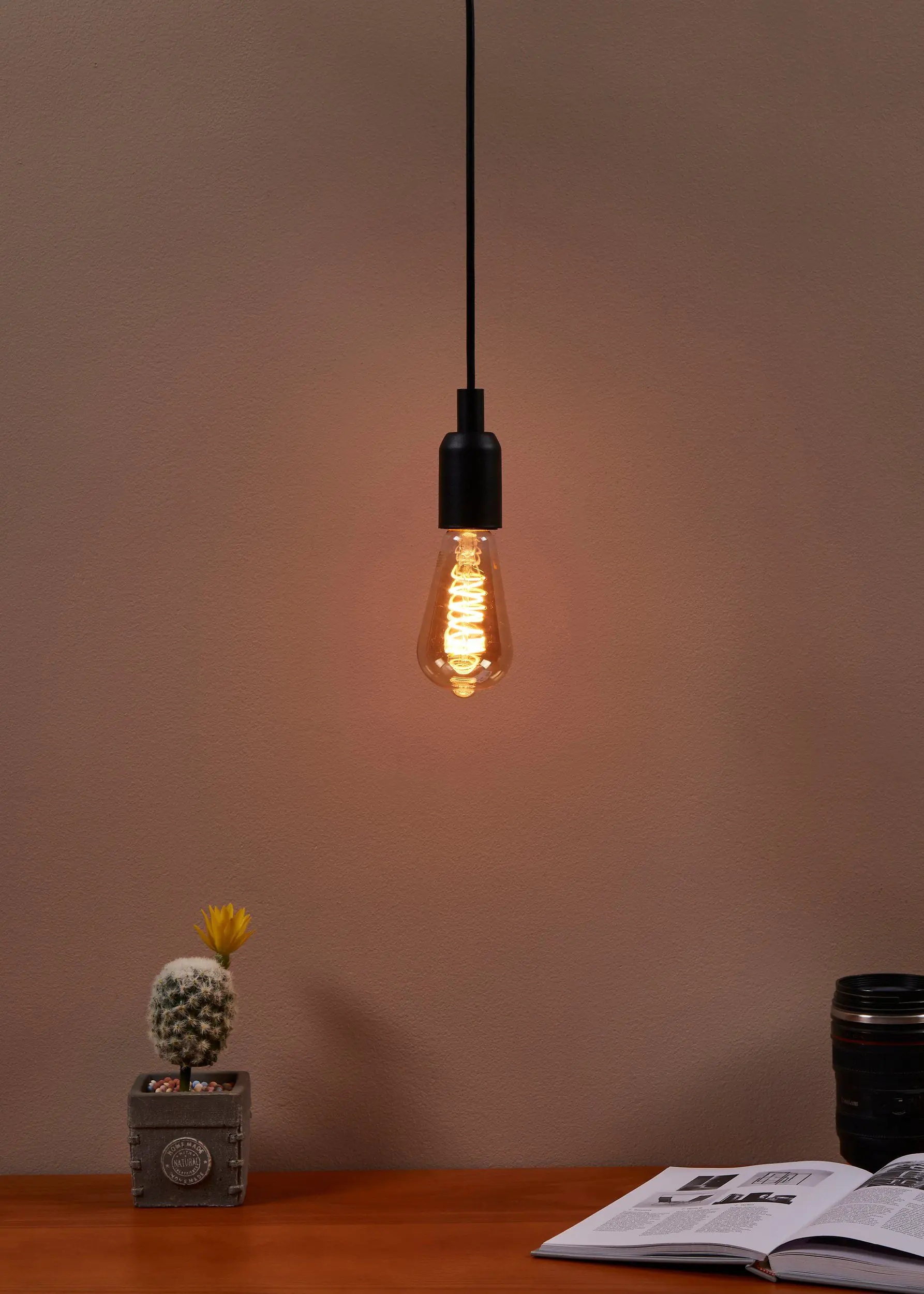 Eglo LED Deko Leuchtmittel Edison ST64 E27 4W amber 2000K Eglo LED Deko Leuchtmittel Edison ST64 E27 4W amber 2000K