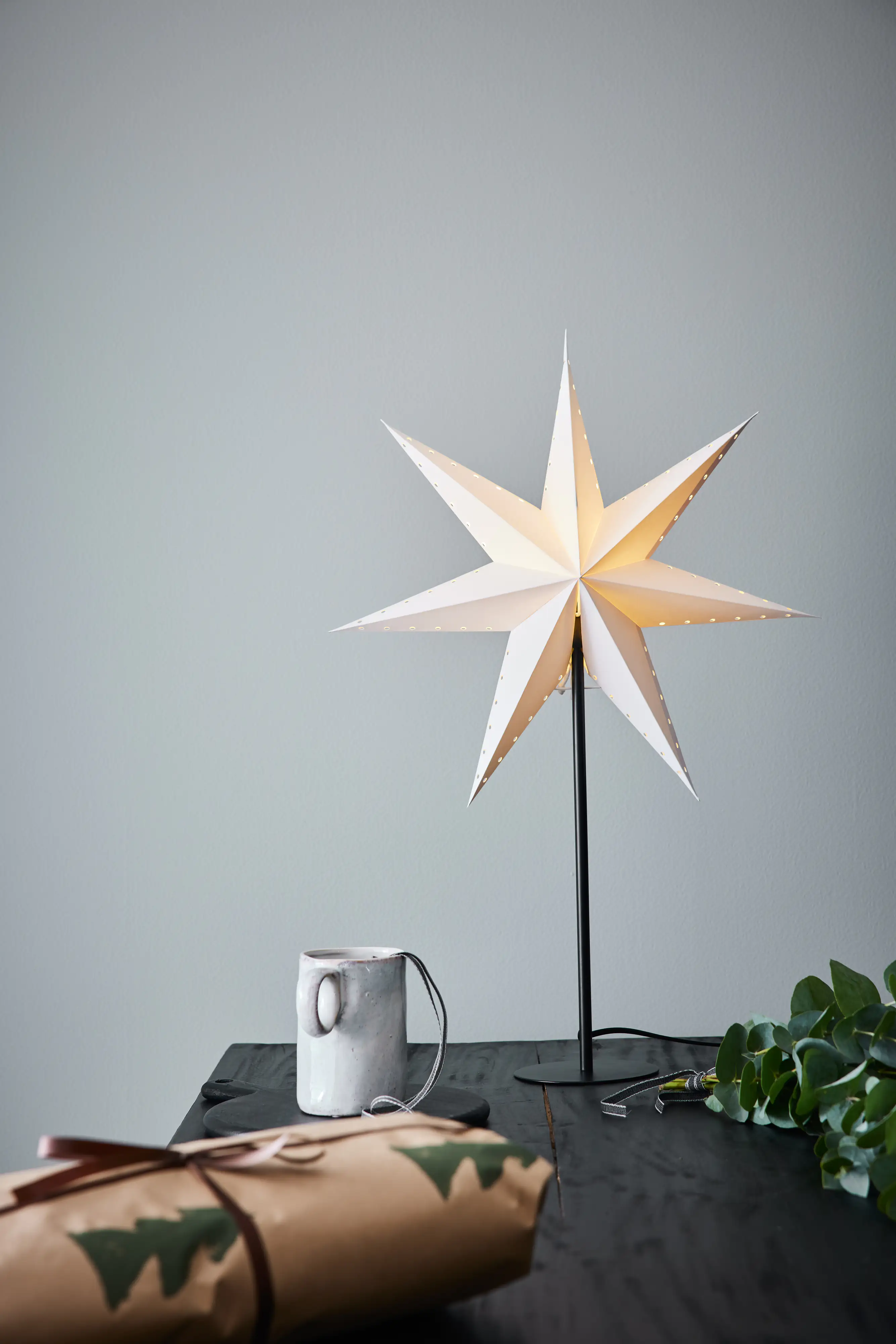 Markslöjd LIVELY Standstern weiß/schwarz ø 45 cm Markslöjd LIVELY Standstern weiß/schwarz ø 45 cm