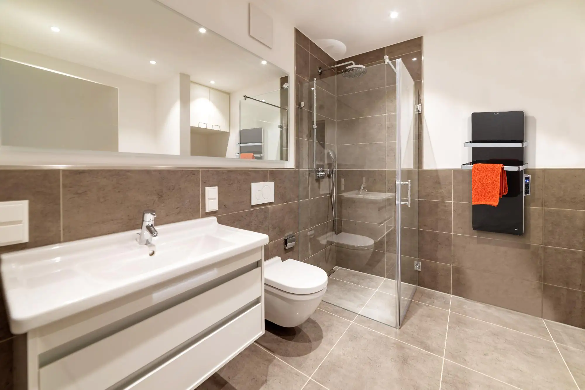 Rowi Glas-Flächenkonvektor HGF 700/2/1 DF mit Handtuchhalter, 700 Watt