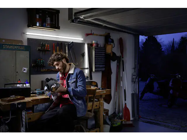 Ledvance LED Unterbauleuchte Switch Batten 30 cm weiß, 150 cm Zuleitung Ledvance LED Unterbauleuchte Switch Batten 30 cm weiß, 150 cm Zuleitung