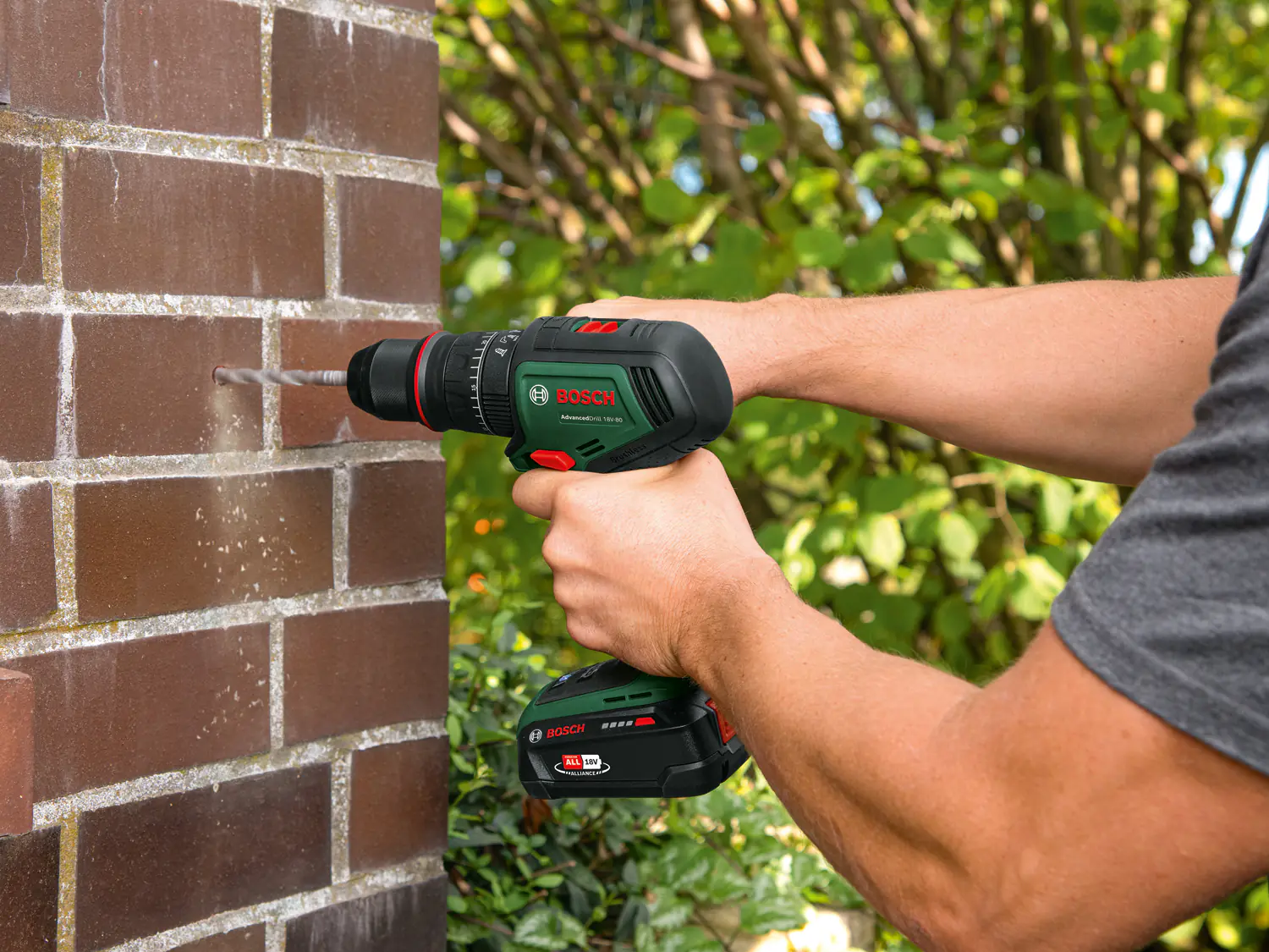 Bosch Akku-Schlagbohrschrauber AdvancedImpact 18V-80 QuickSnap inkl. 2 Akkus & Ladegerät Bosch Akku-Schlagbohrschrauber AdvancedImpact 18V-80 QuickSnap inkl. 2 Akkus & Ladegerät