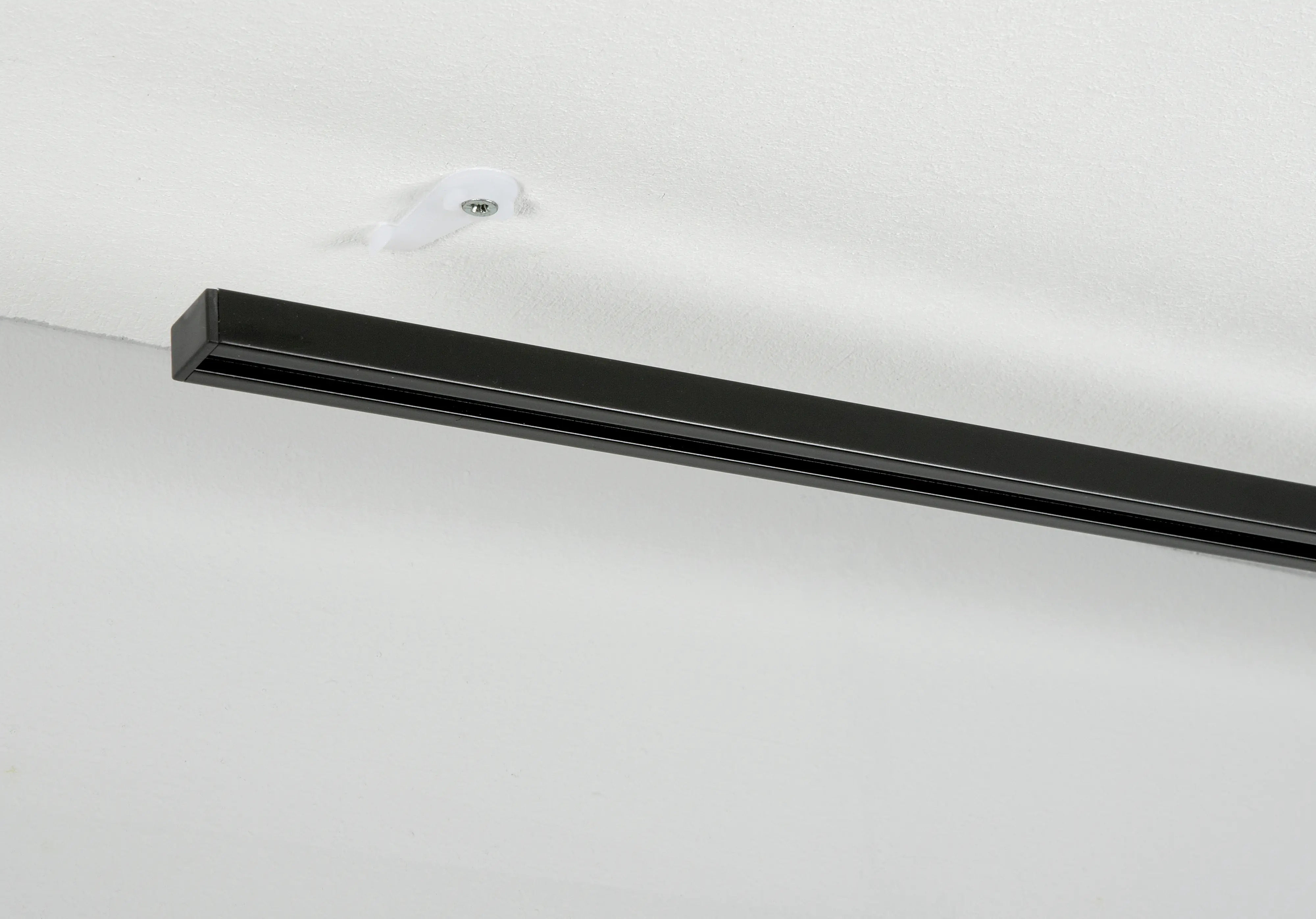 Gardinia Vorhangschienen-Set Lucy 1-läufig schwarz-matt 230 cm Gardinia Vorhangschienen-Set Lucy 1-läufig schwarz-matt 230 cm