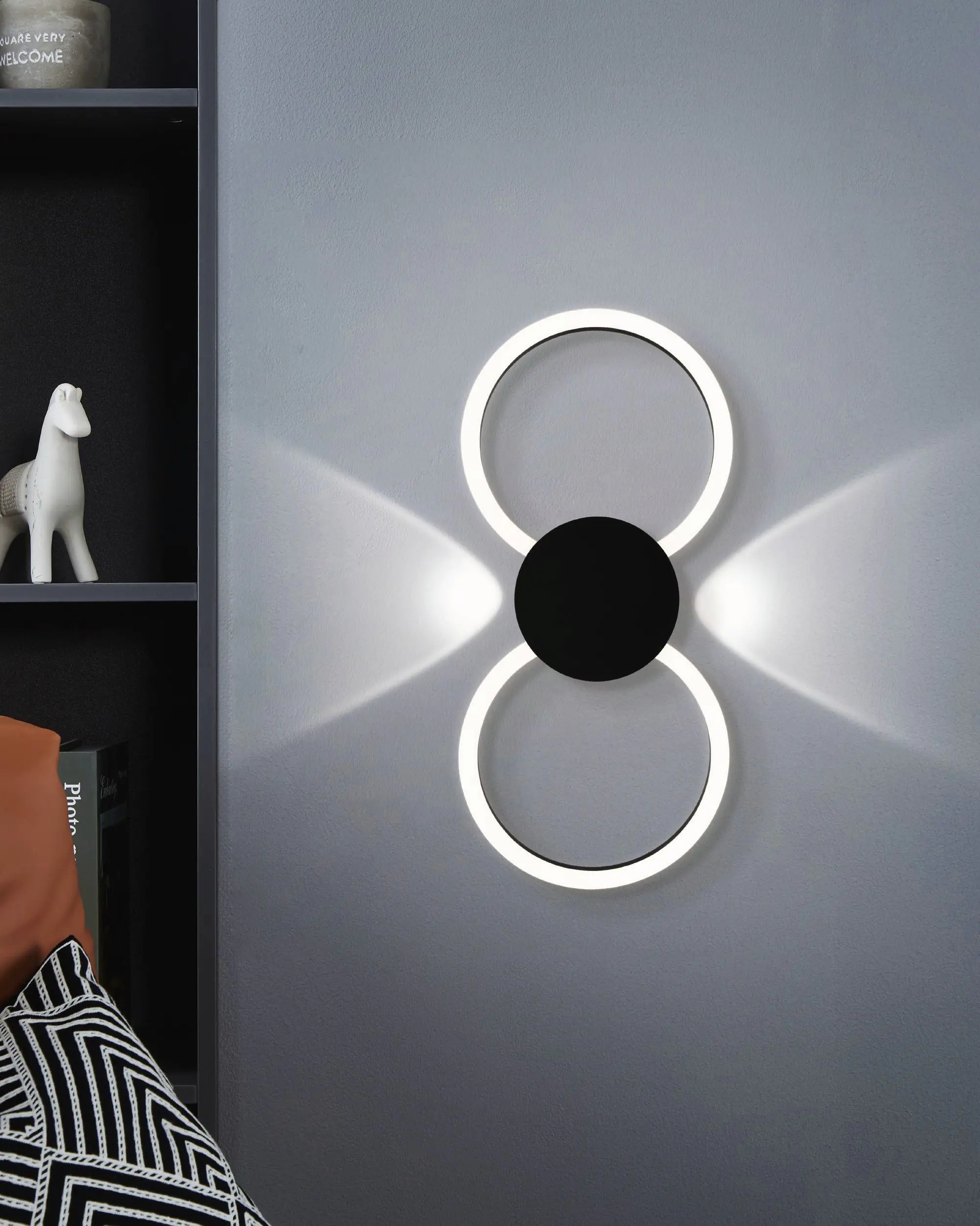 Eglo LED Wandleuchte Venticello schwarz 66 x 30 cm warmweiß-kaltweiß