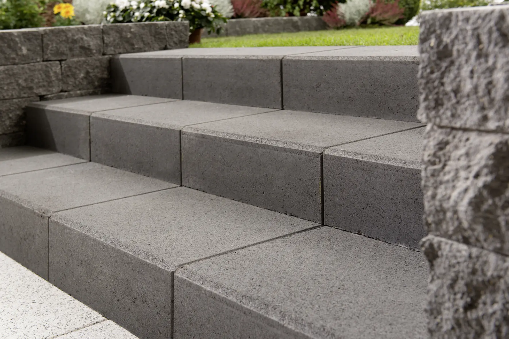 Kann Blockstufe 50 x 34 x 15 cm anthrazit Kann Blockstufe 50 x 34 x 15 cm anthrazit