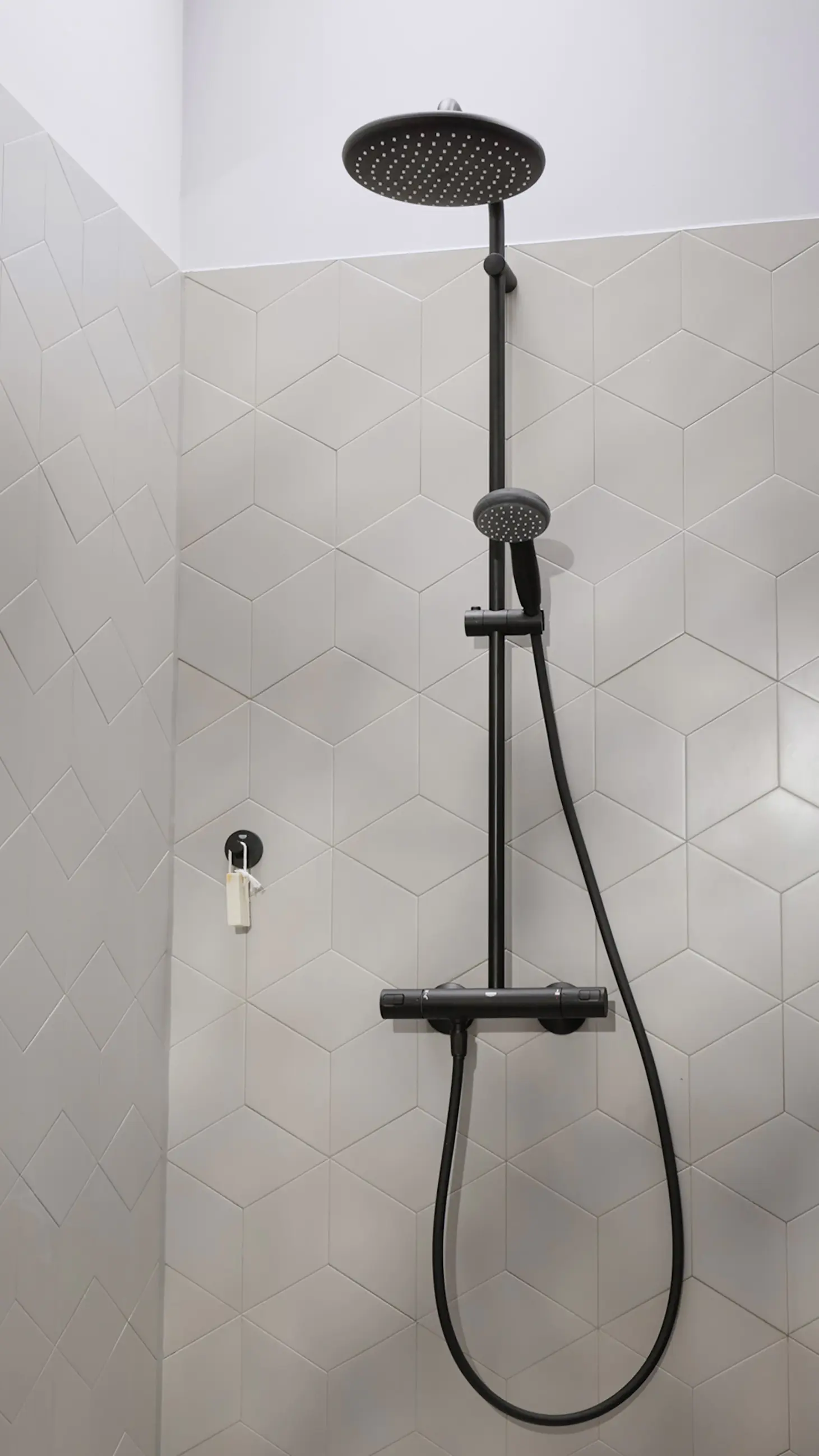 Grohe Start Bademantelhaken matt black klebbar Grohe Start Bademantelhaken matt black klebbar
