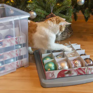 Sunware Weihnachtsbox Nesta 45L mit Einsatz für 64 Kugeln transparent grau