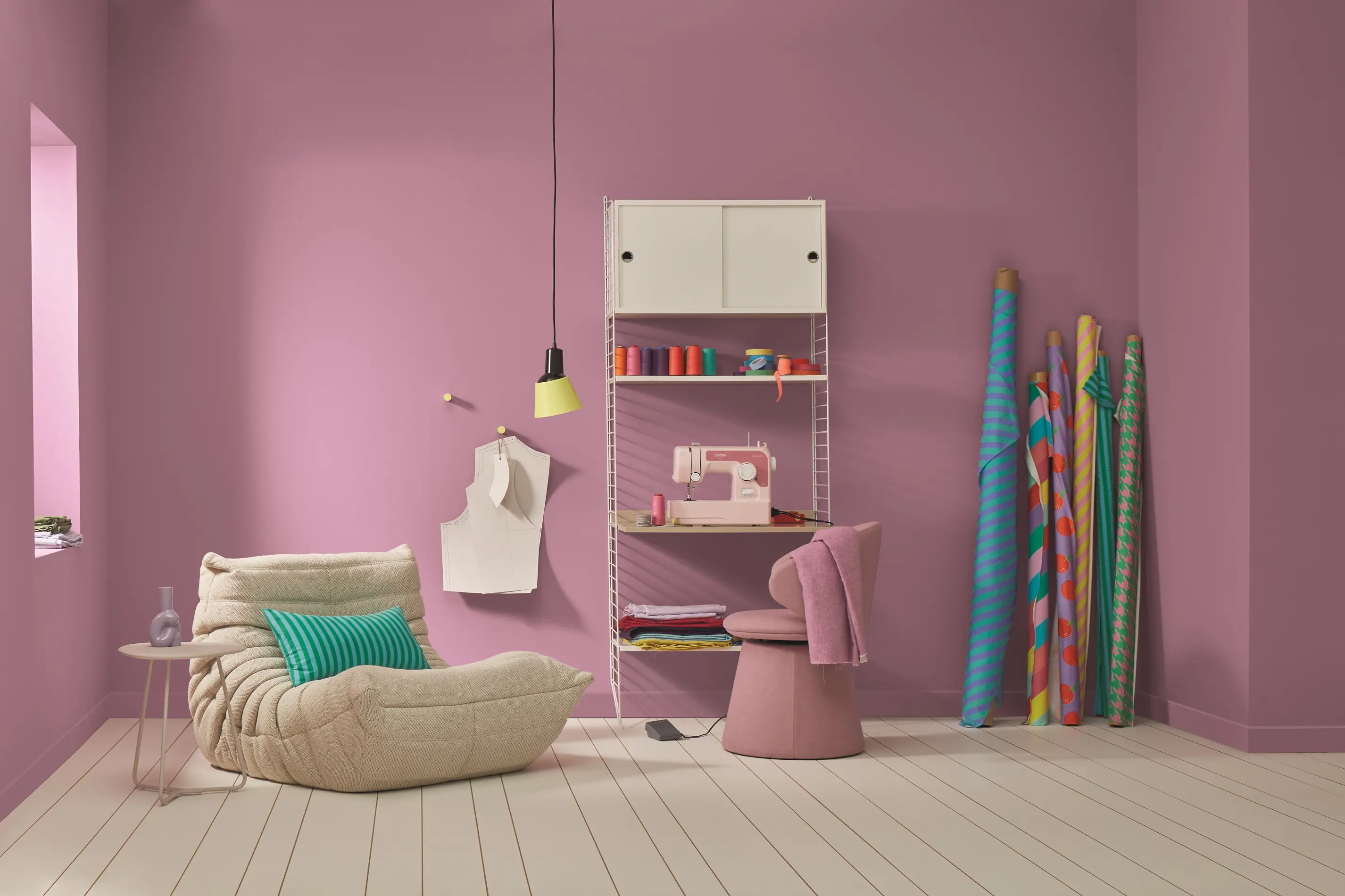 Alpina Wandfarbe Pantone matt orchid haze 2,5 L