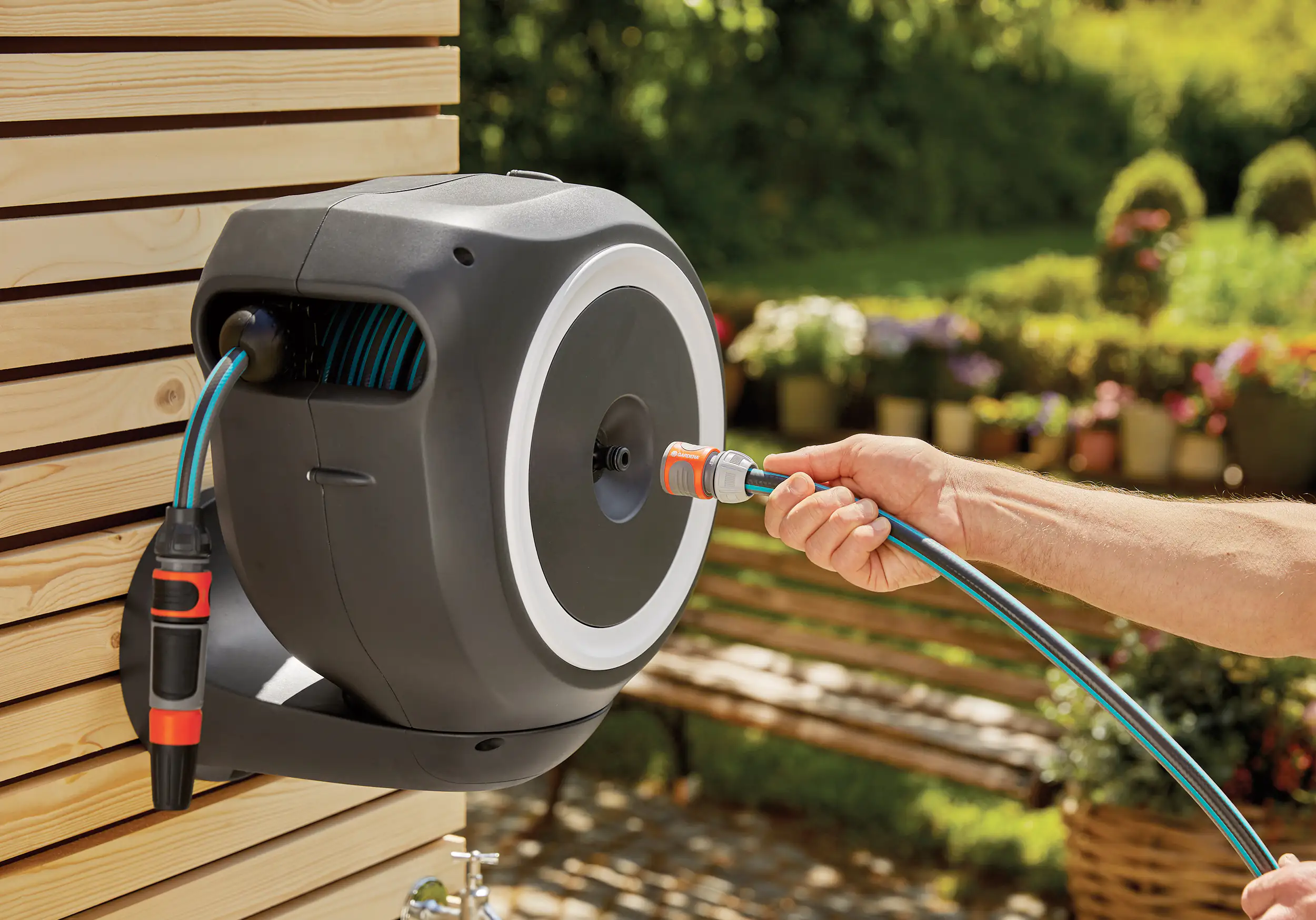 Gardena Wandschlauchbox RollUp S mit 15 m Schlauch